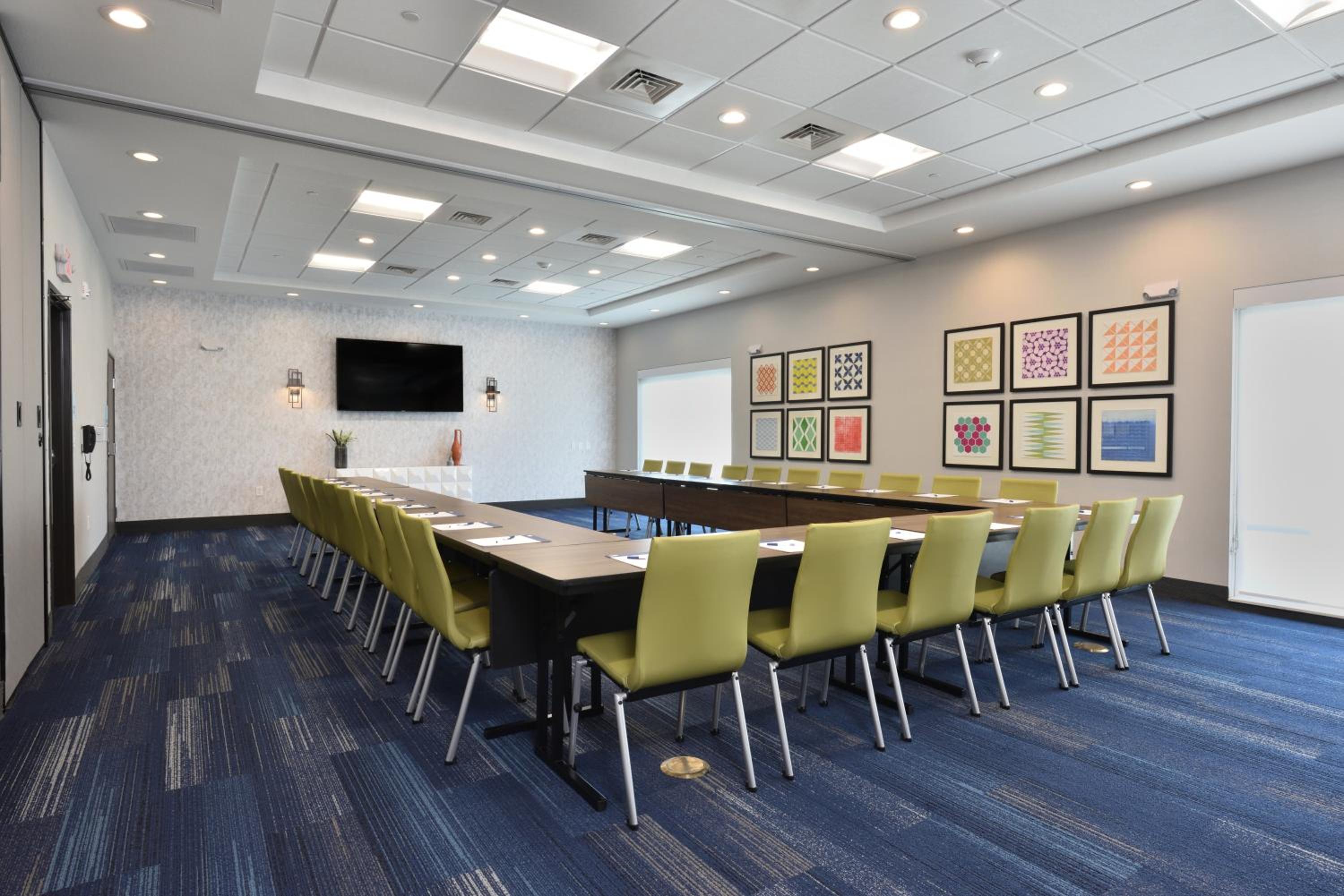 Palm Springs Vacations - Holiday Inn Express Suites Spring - Woodlands Area, an IHG Hotel - Property Image 42