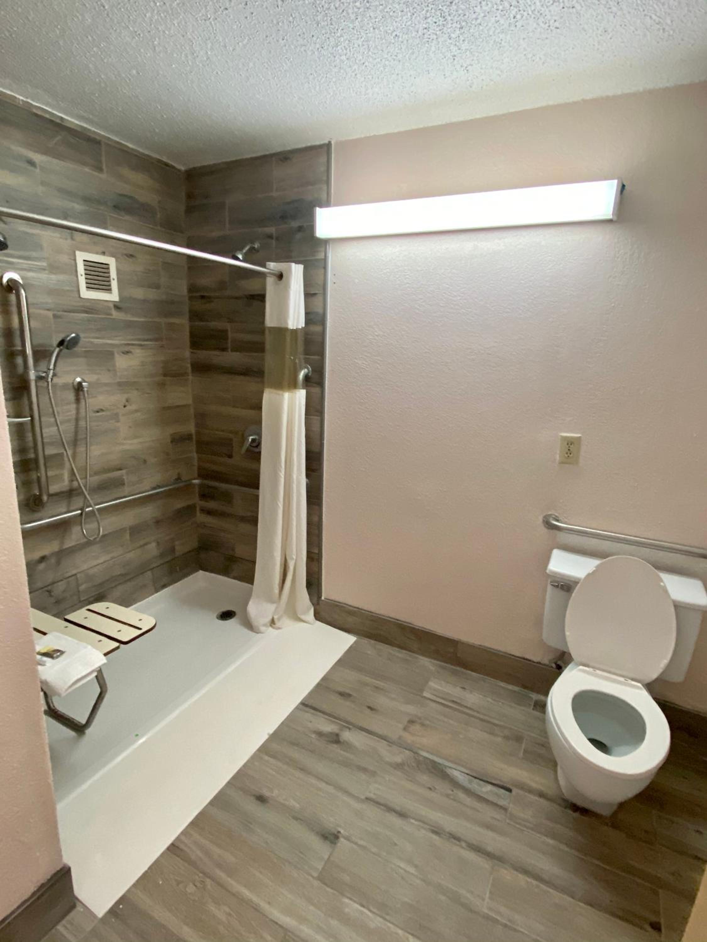 Marianna Vacations - Motel 6 Marianna, FL - Property Image 38