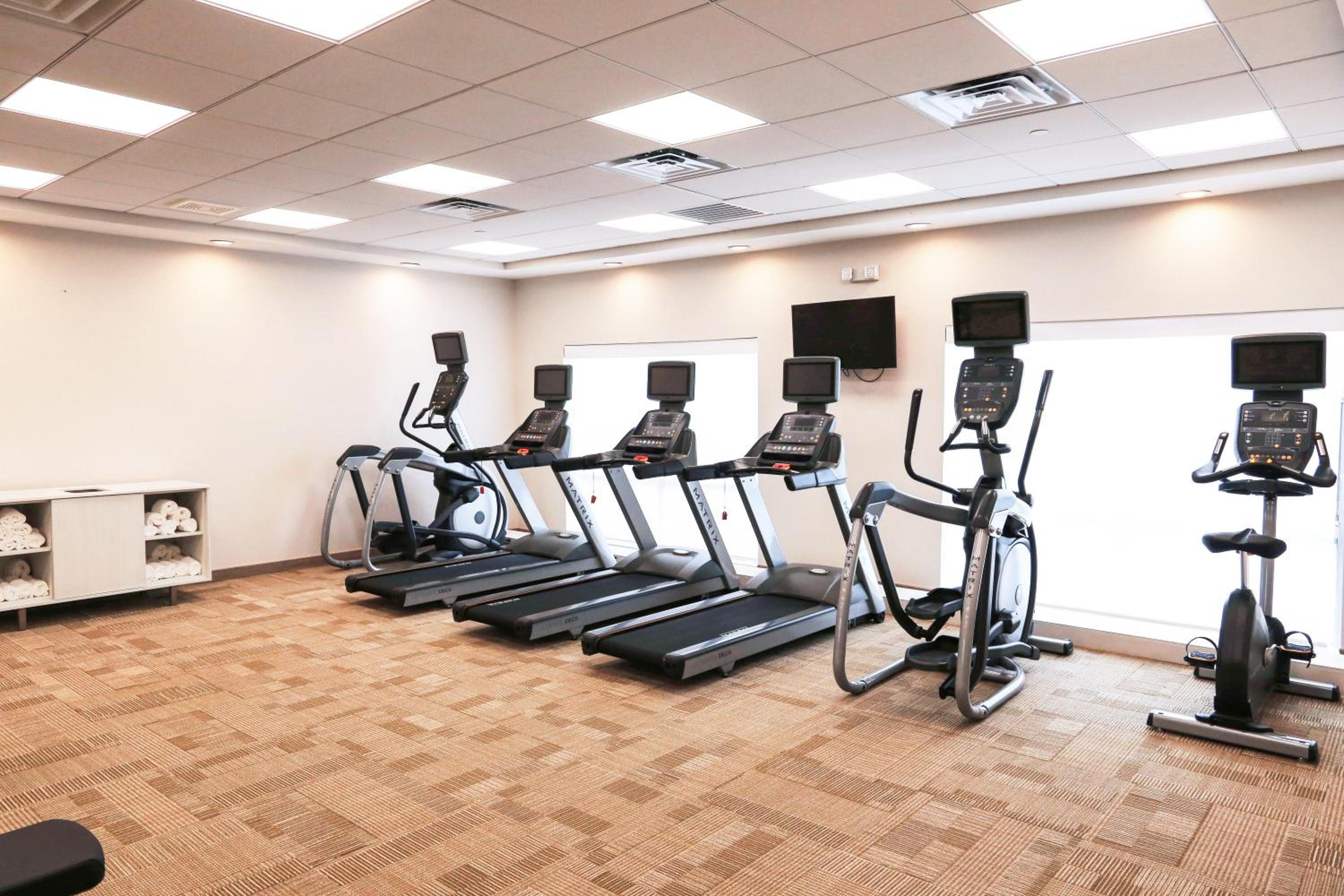Holiday Inn Express Suites - Houston IAH - Beltway 8, an IHG Hotel - Property Image 37