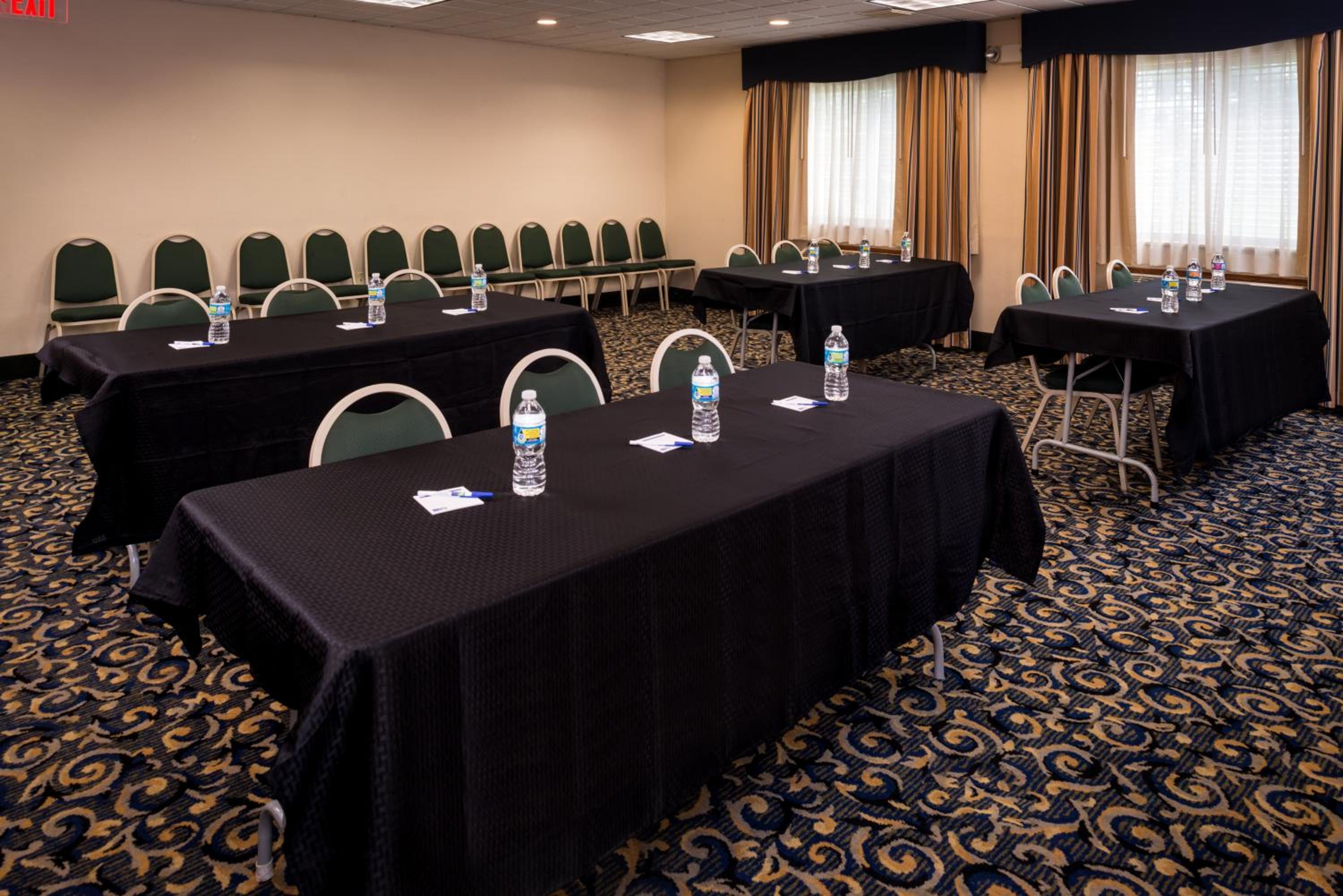 Holiday Inn Express Hotel  Suites Bucyrus, an IHG Hotel - Property Image 10