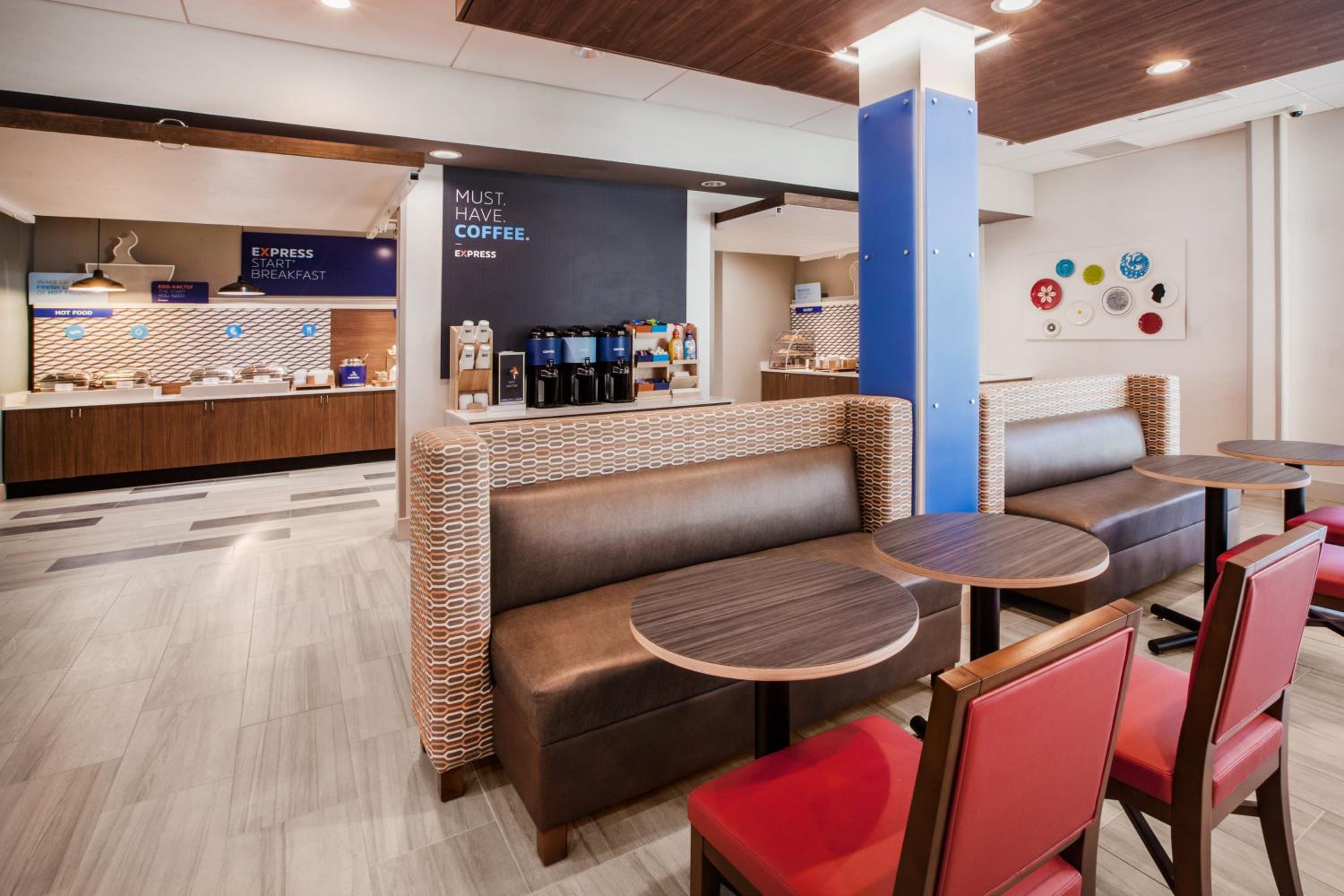 Brunswick Vacations - Holiday Inn Express Suites Brunswick-Harpers Ferry Area, an IHG Hotel - Property Image 85