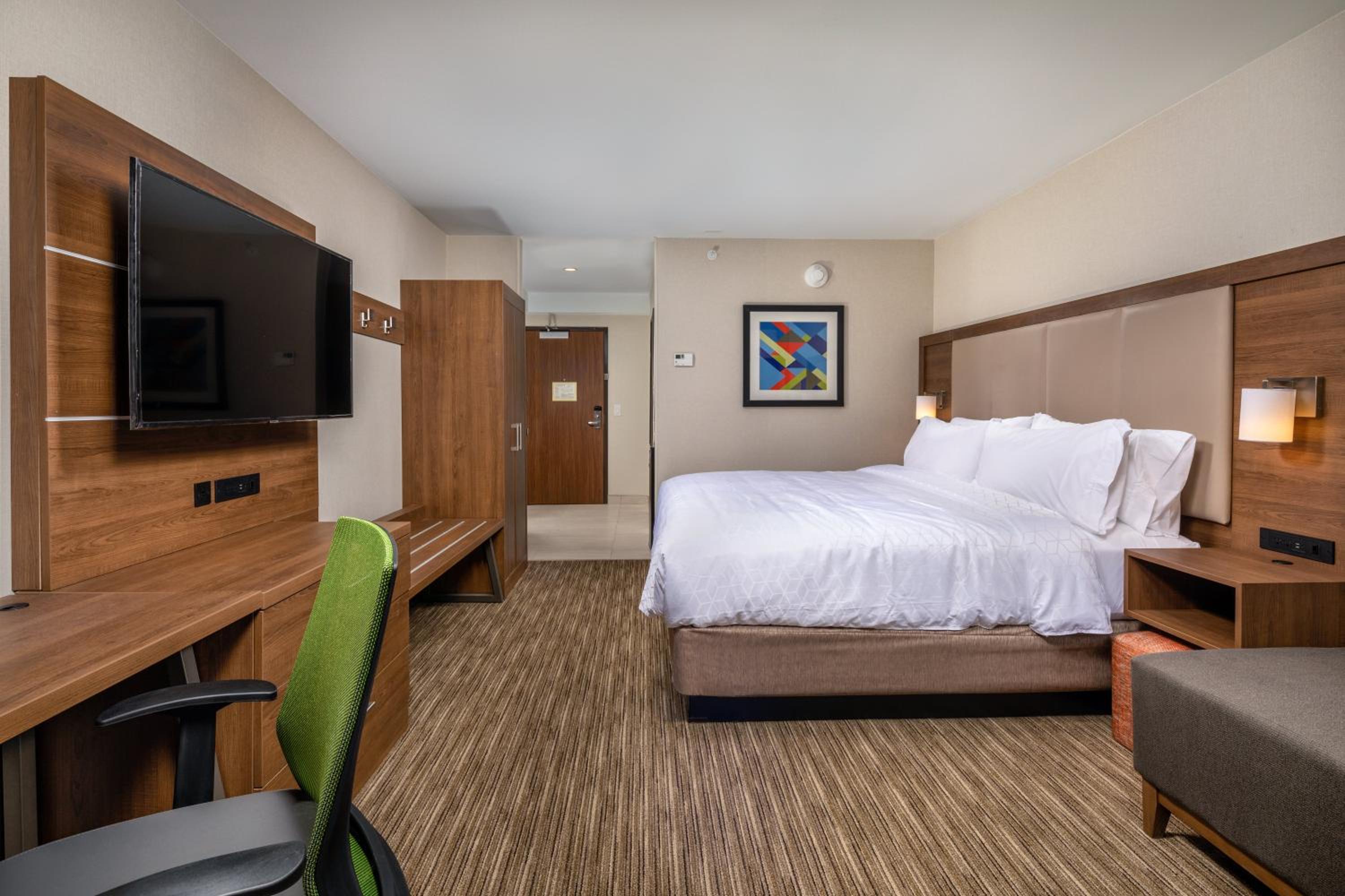 Holiday Inn Express Suites Chatsworth, an IHG Hotel - Property Image 24