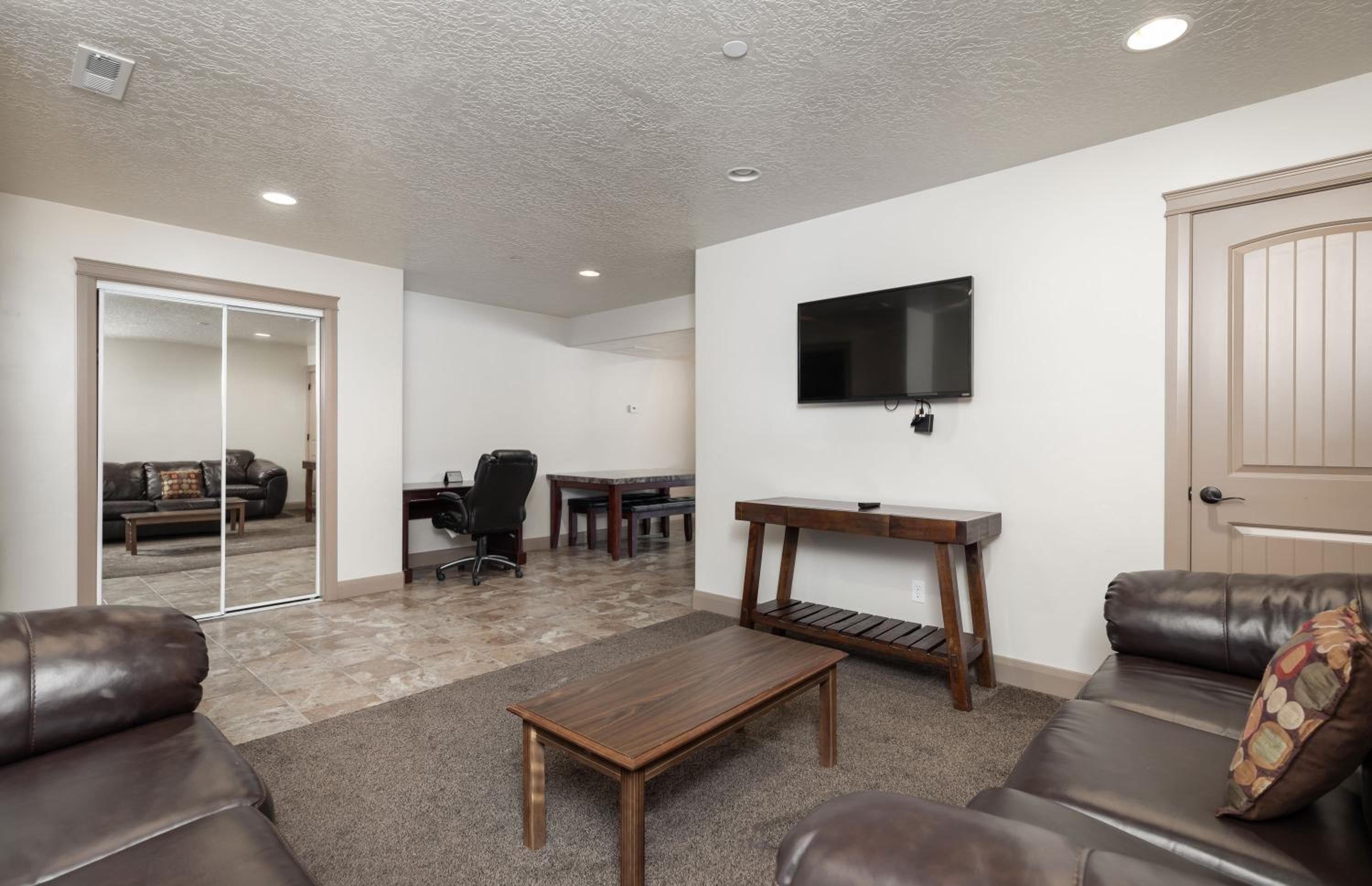 Duchesne Suites