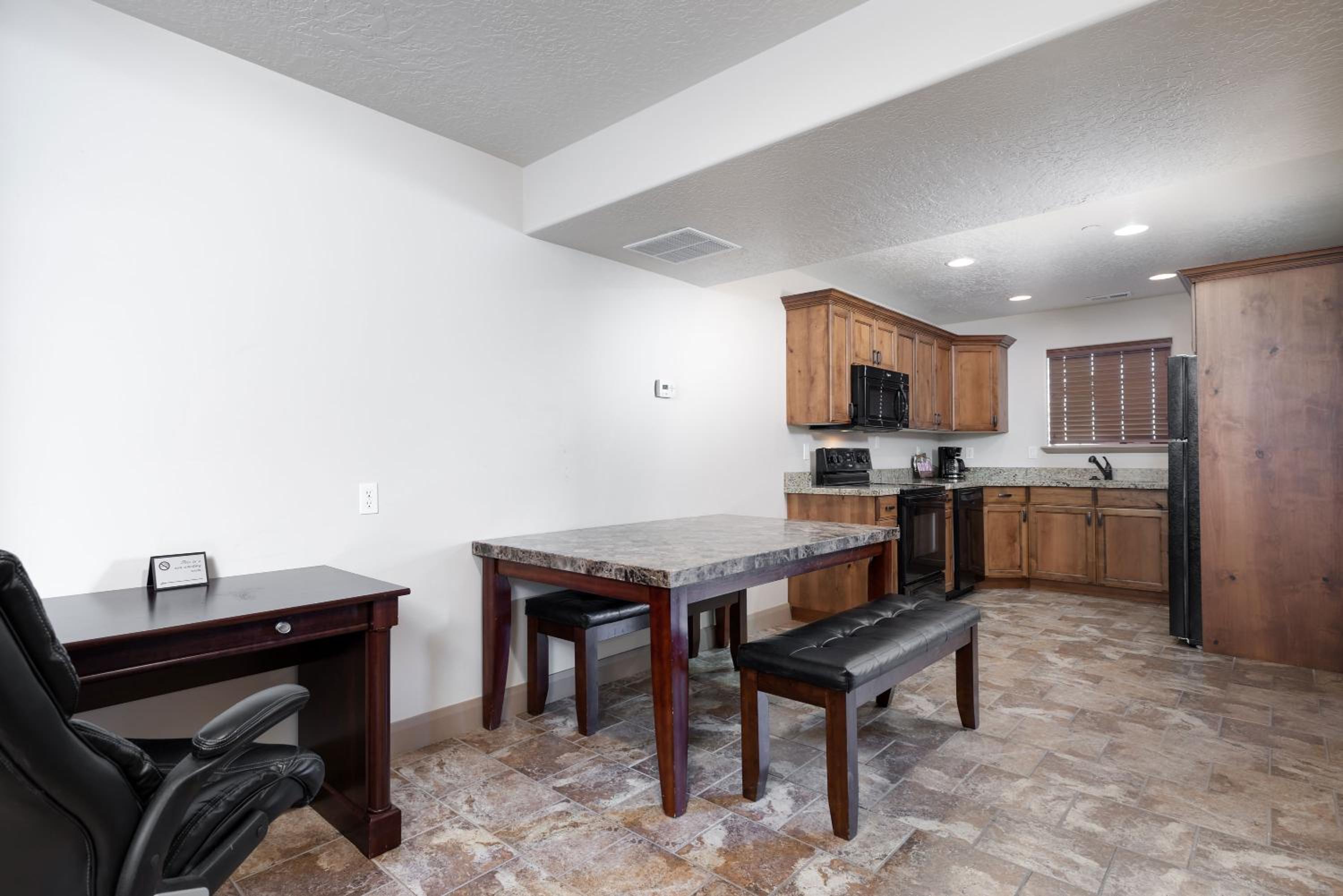 Duchesne Suites