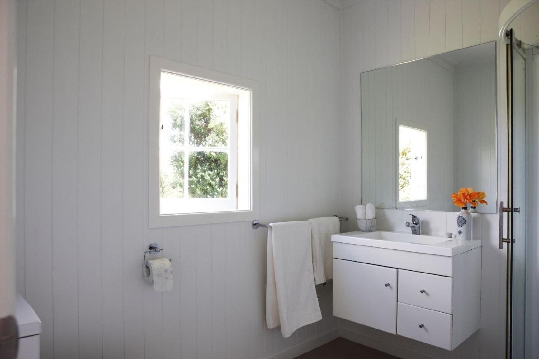 Tara at Tahi - cosy cottage surrounded by nature view 3