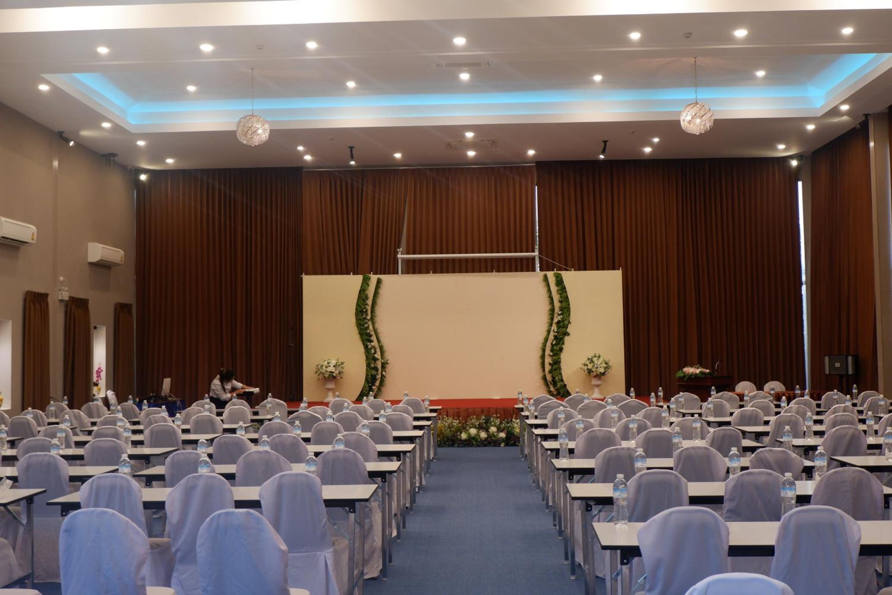 meeting & event spaces