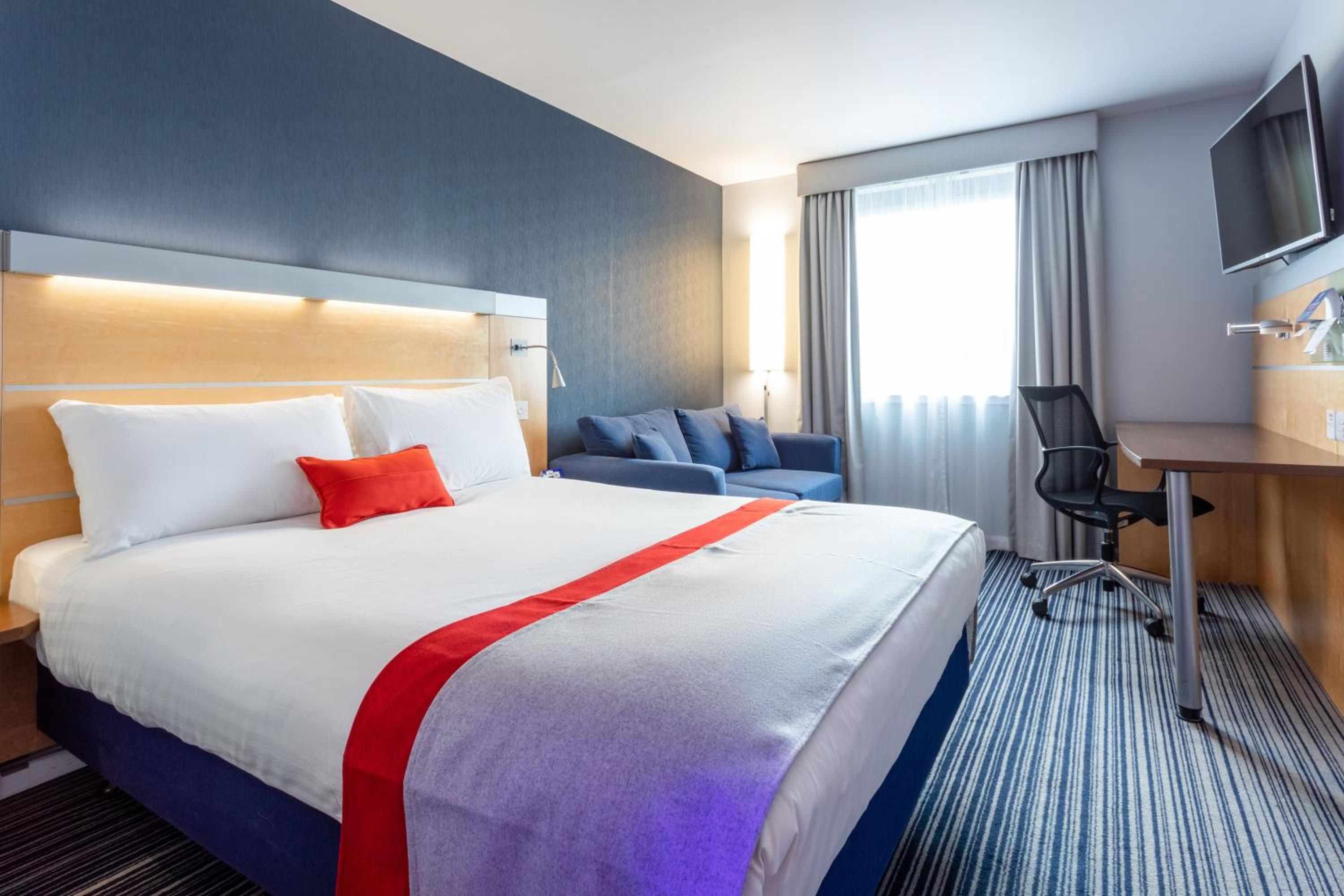 Dunfermline Vacations - Holiday Inn Express Dunfermline, an IHG Hotel - Property Image 2