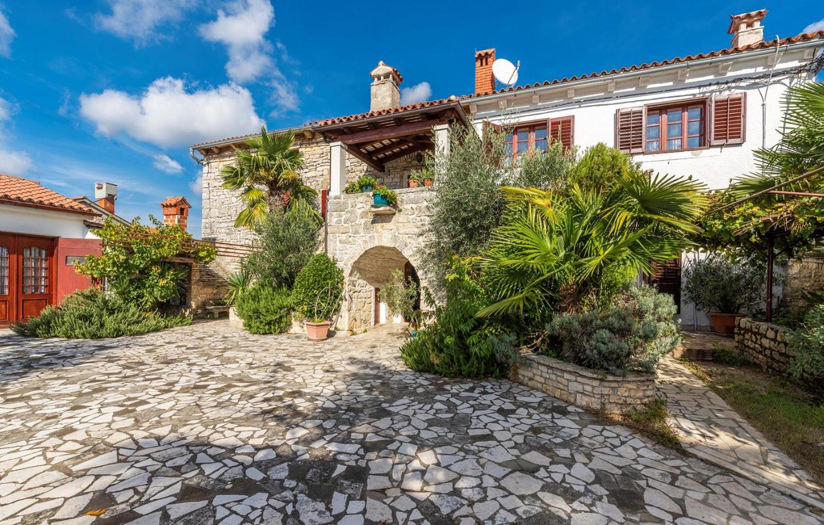 House Peresiji view 3