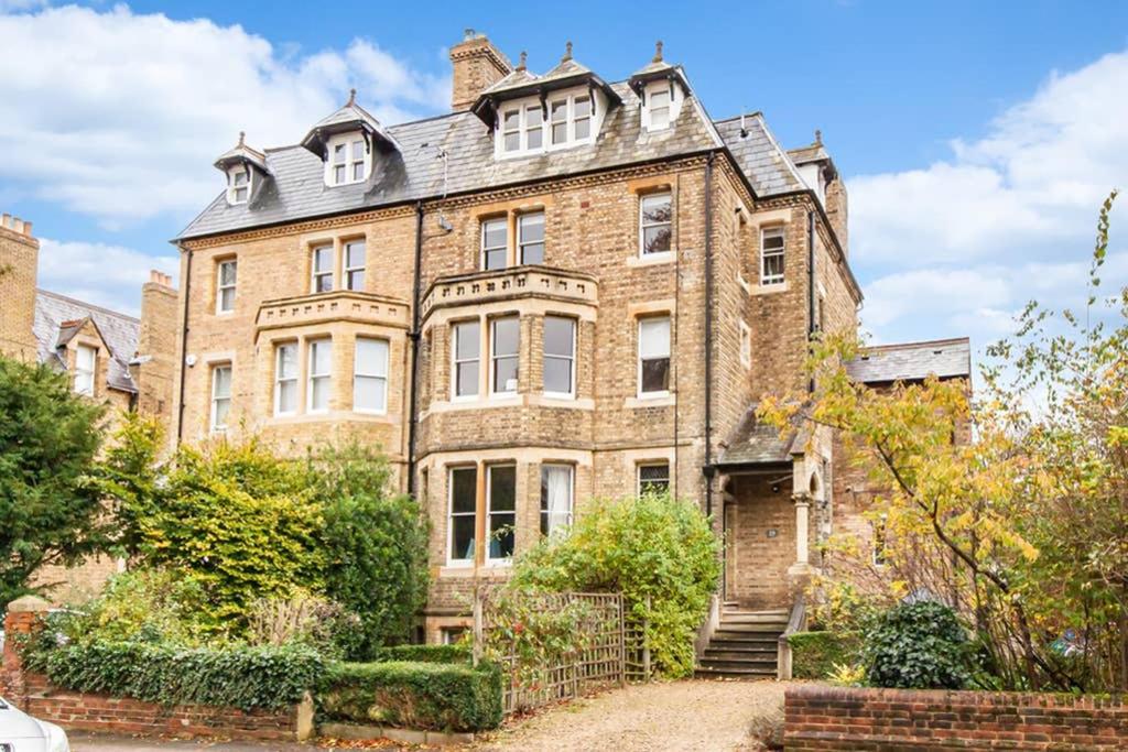 Oxford Vacations - Oxfordshire Living - The Palin Apartment - Oxford - Property Image 3