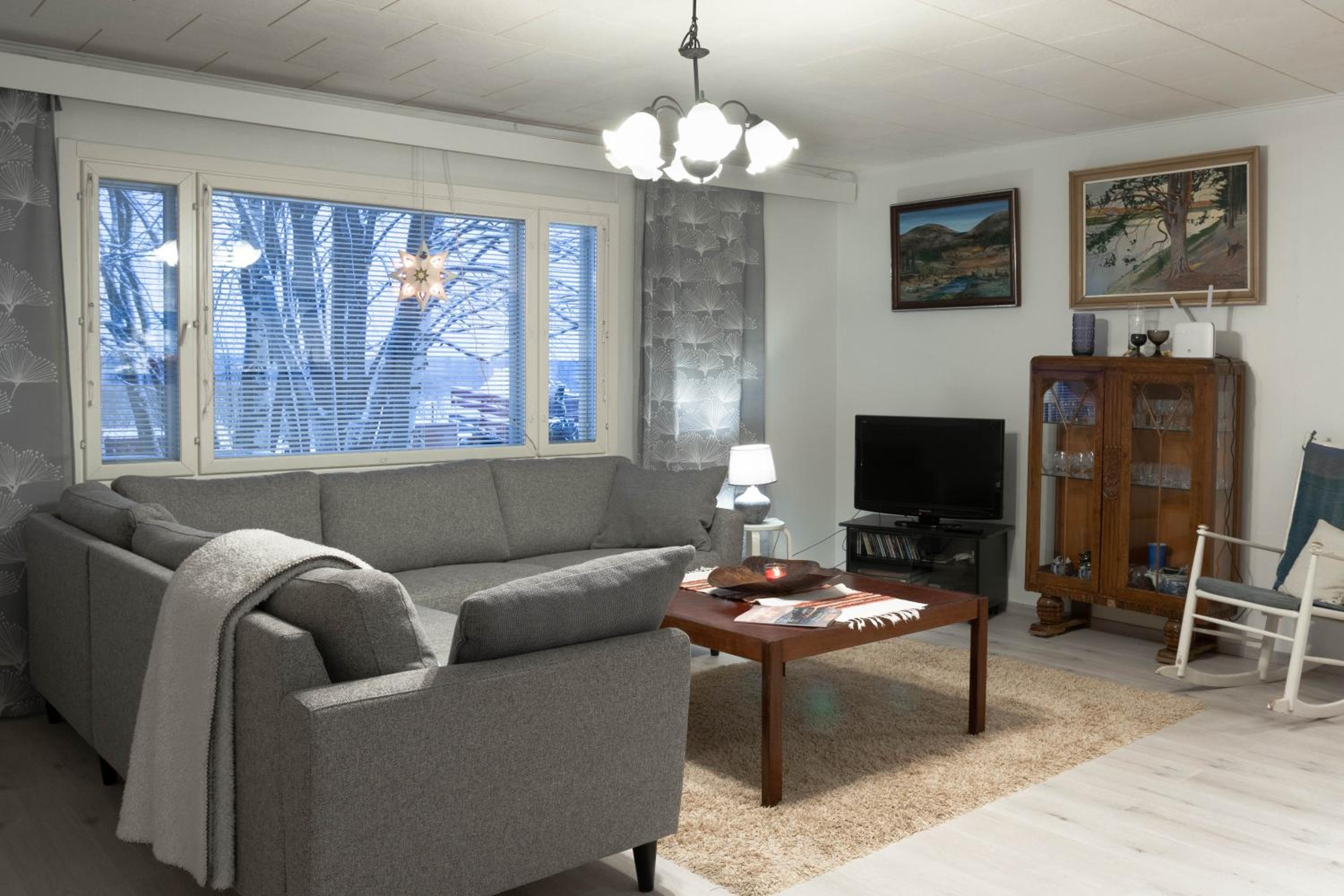 Villa Narikka, Tilava ja rauhallinen loma-asunto Kittilän keskustassa view 5