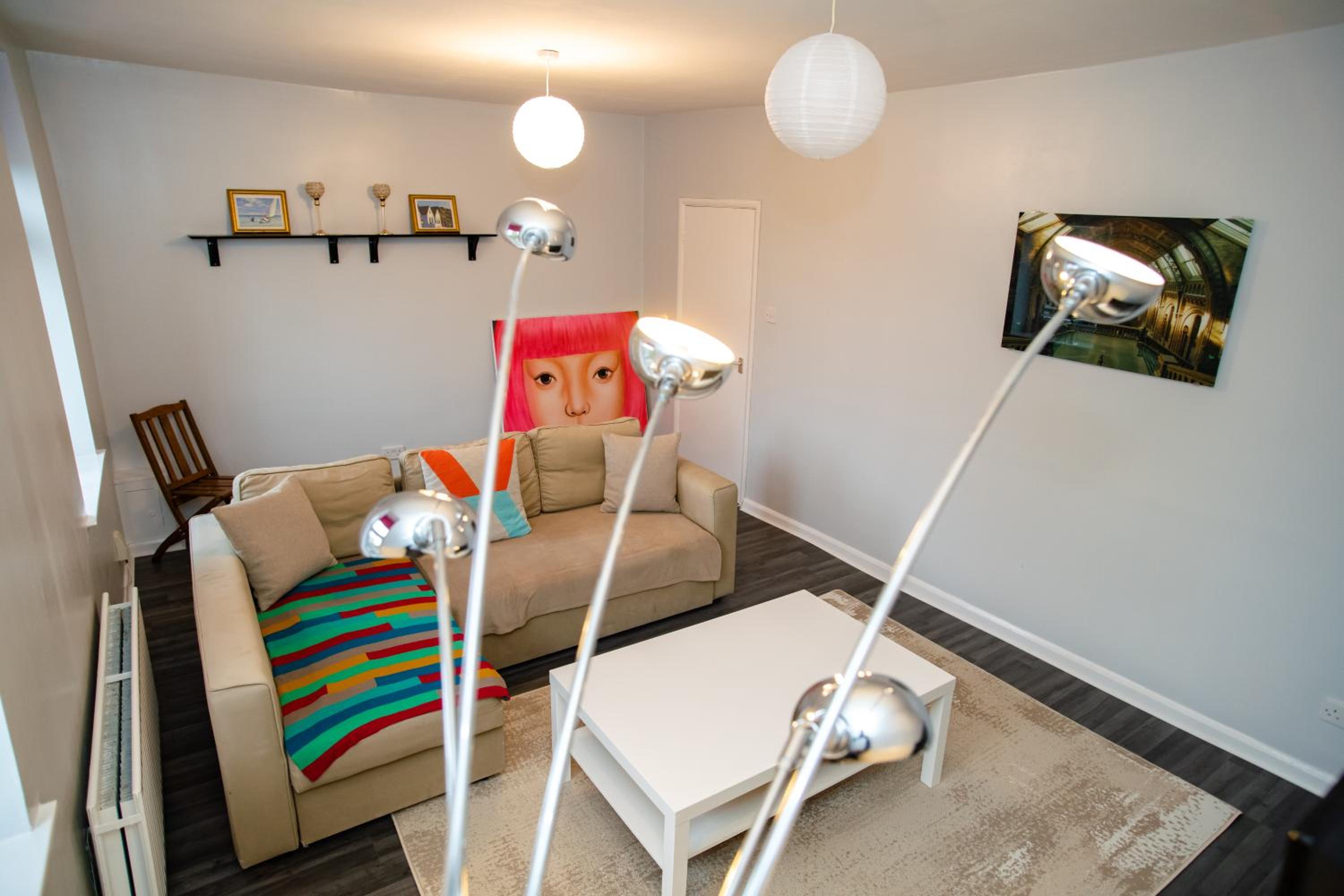 Two Bedroom Duplex in Angel HIgh Street