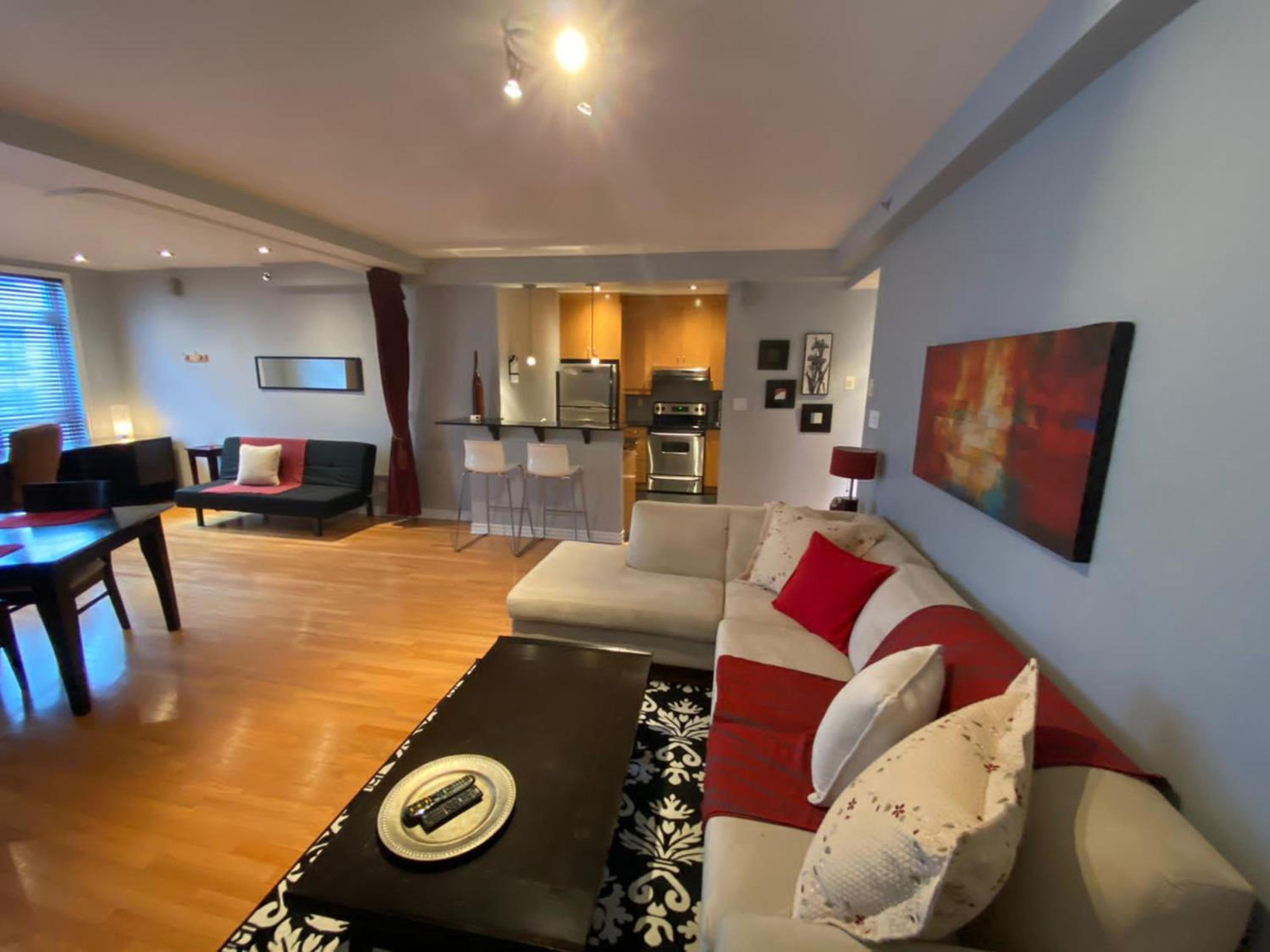 ApartHotelMontreal by Les Terrasses Saint Urbain 2225I2