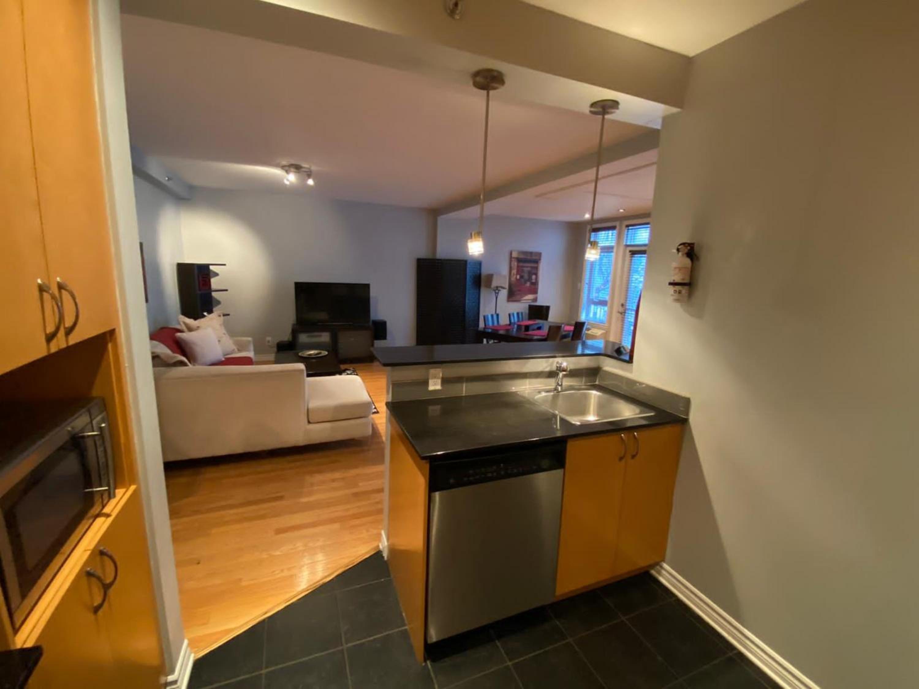 ApartHotelMontreal by Les Terrasses Saint Urbain 2225I2