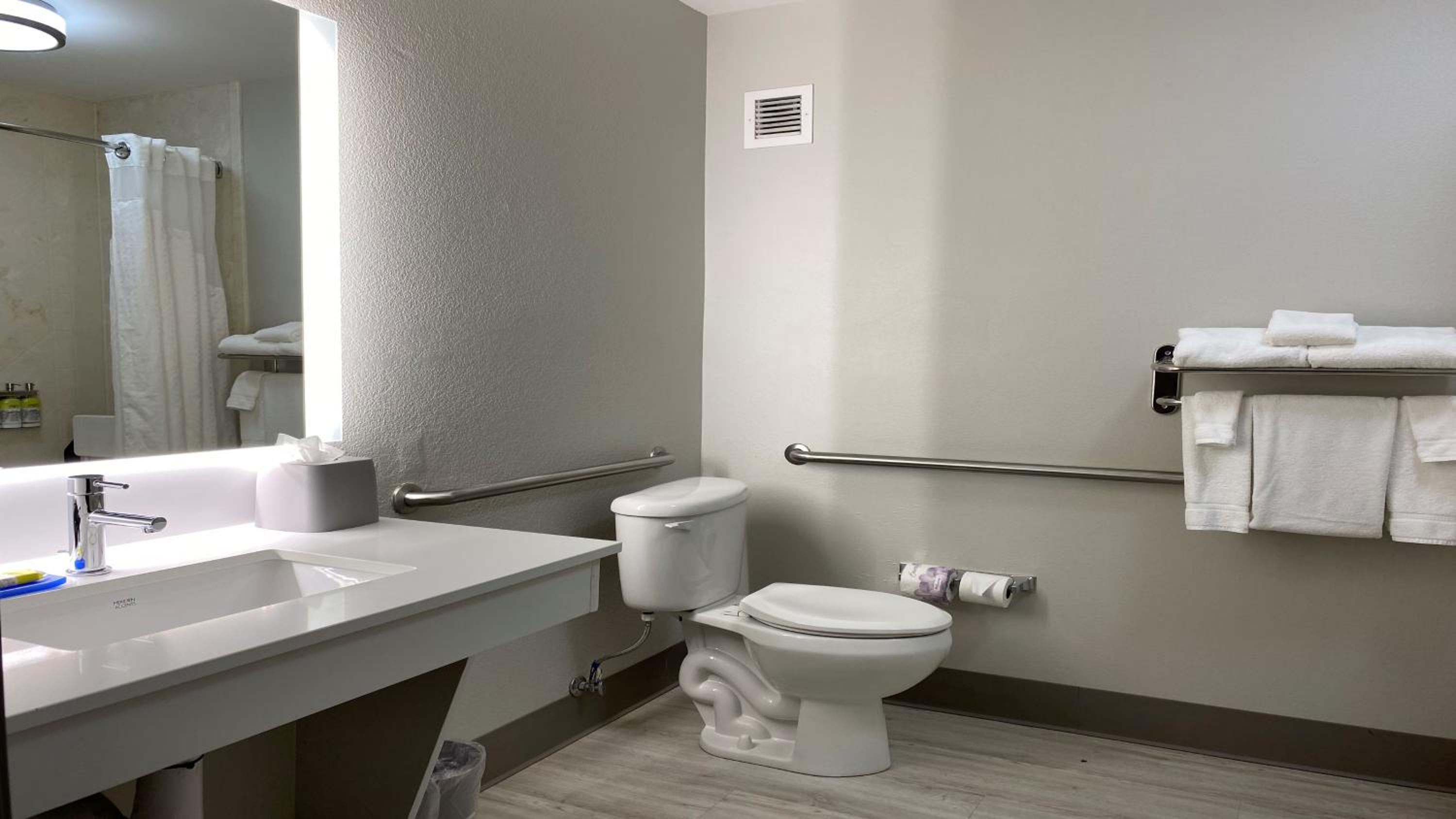 Somerset Vacations - Holiday Inn Express Hotel  Suites Somerset Central, an IHG Hotel - Property Image 2