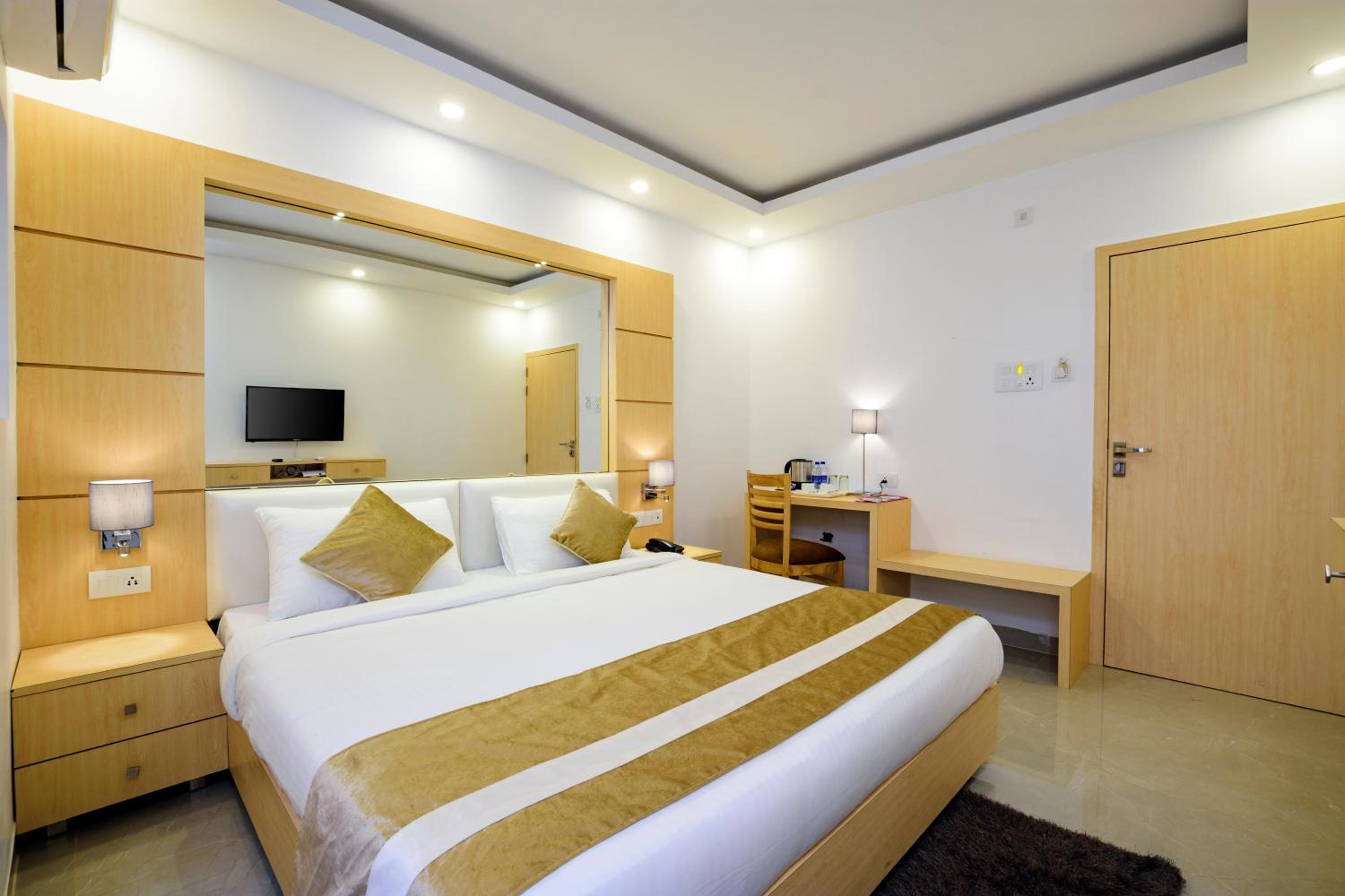 De Lagom Comforts , Comfortable Rooms with Pool & Breakfast - Near Anjuna Beach