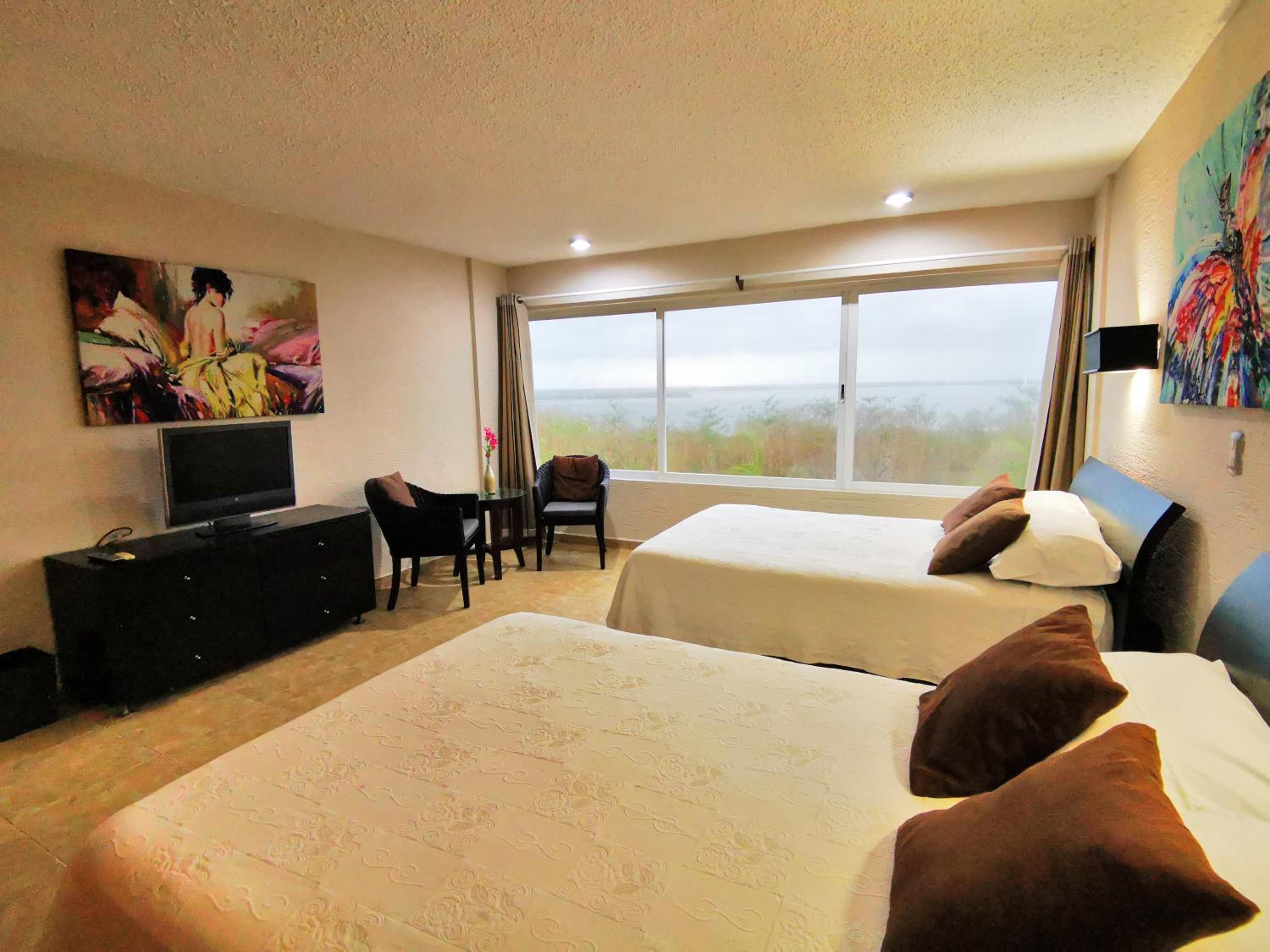 Brisas Beachfront Studios in Hotel Zone