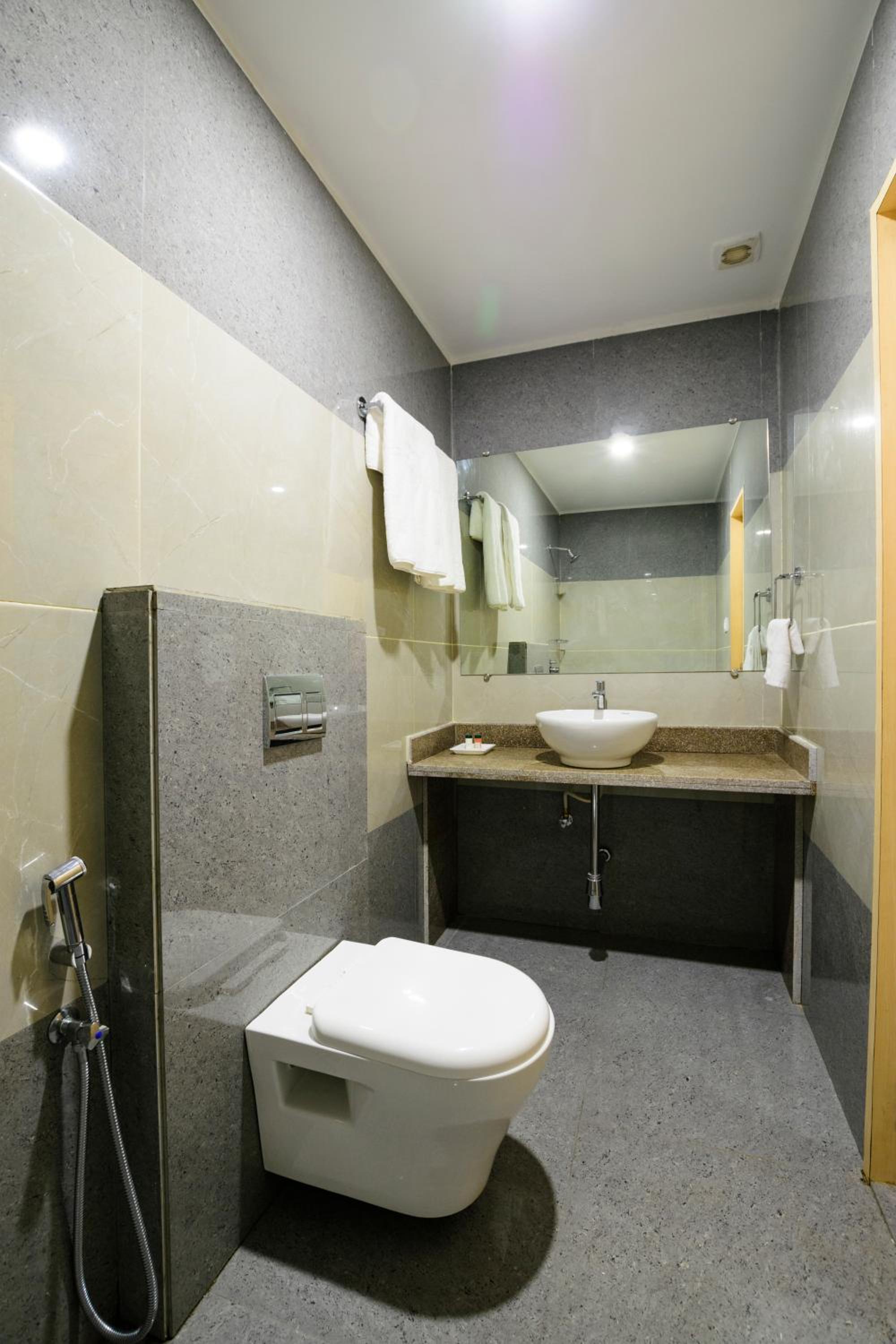 De Lagom Comforts , Comfortable Rooms with Pool & Breakfast - Near Anjuna Beach
