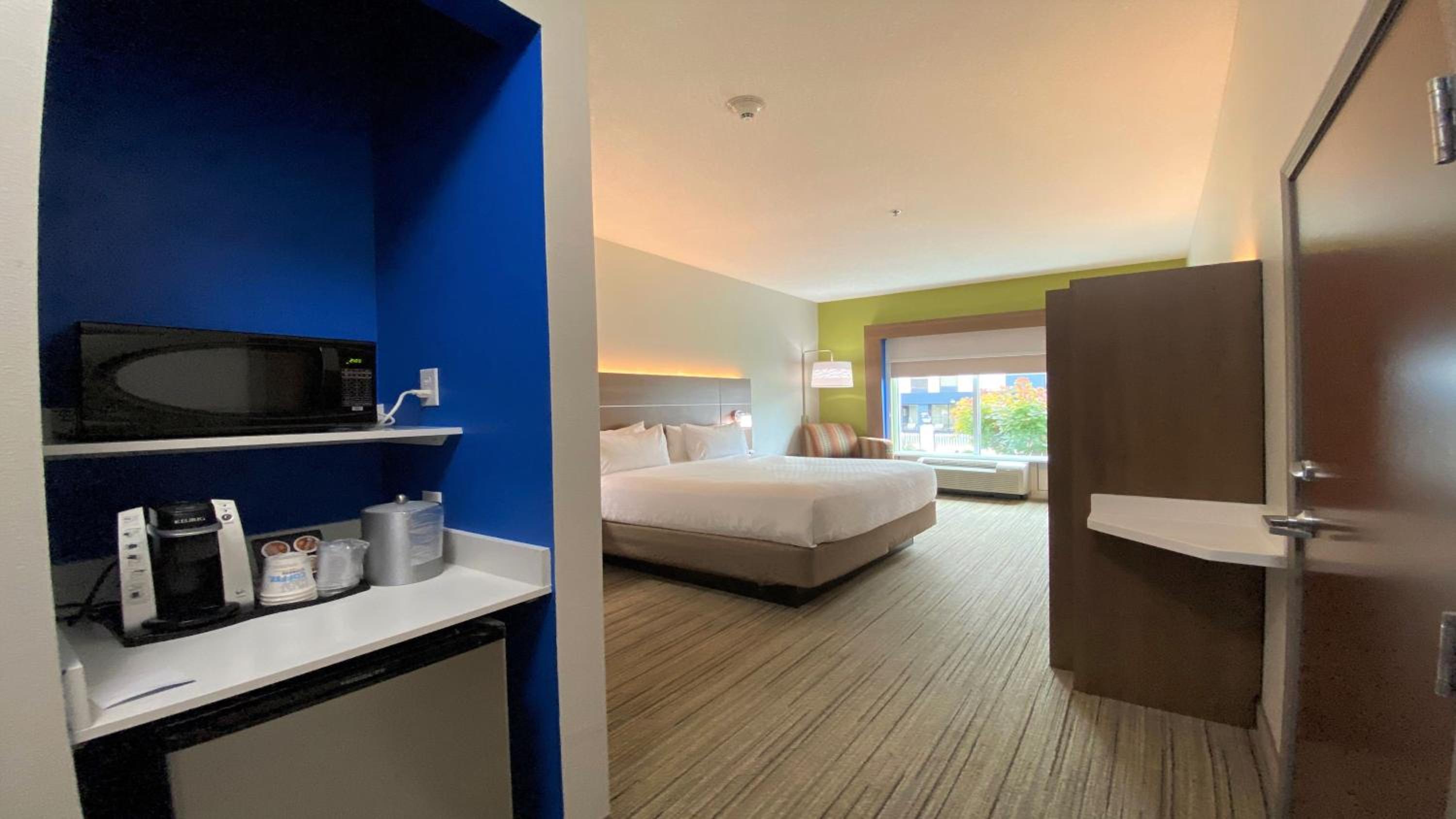 Somerset Vacations - Holiday Inn Express Hotel  Suites Somerset Central, an IHG Hotel - Property Image 5