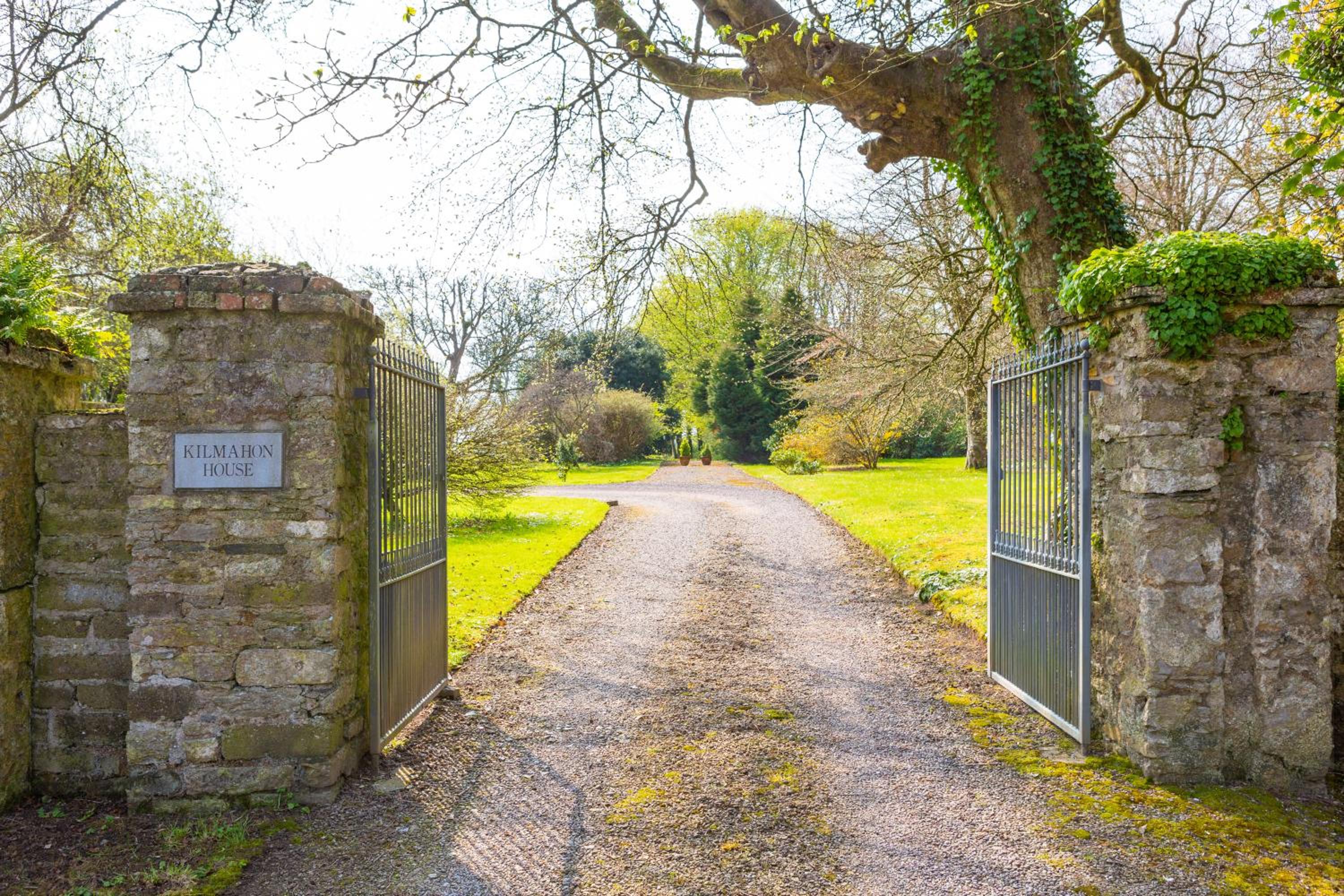 Kilmahon House, P25A973