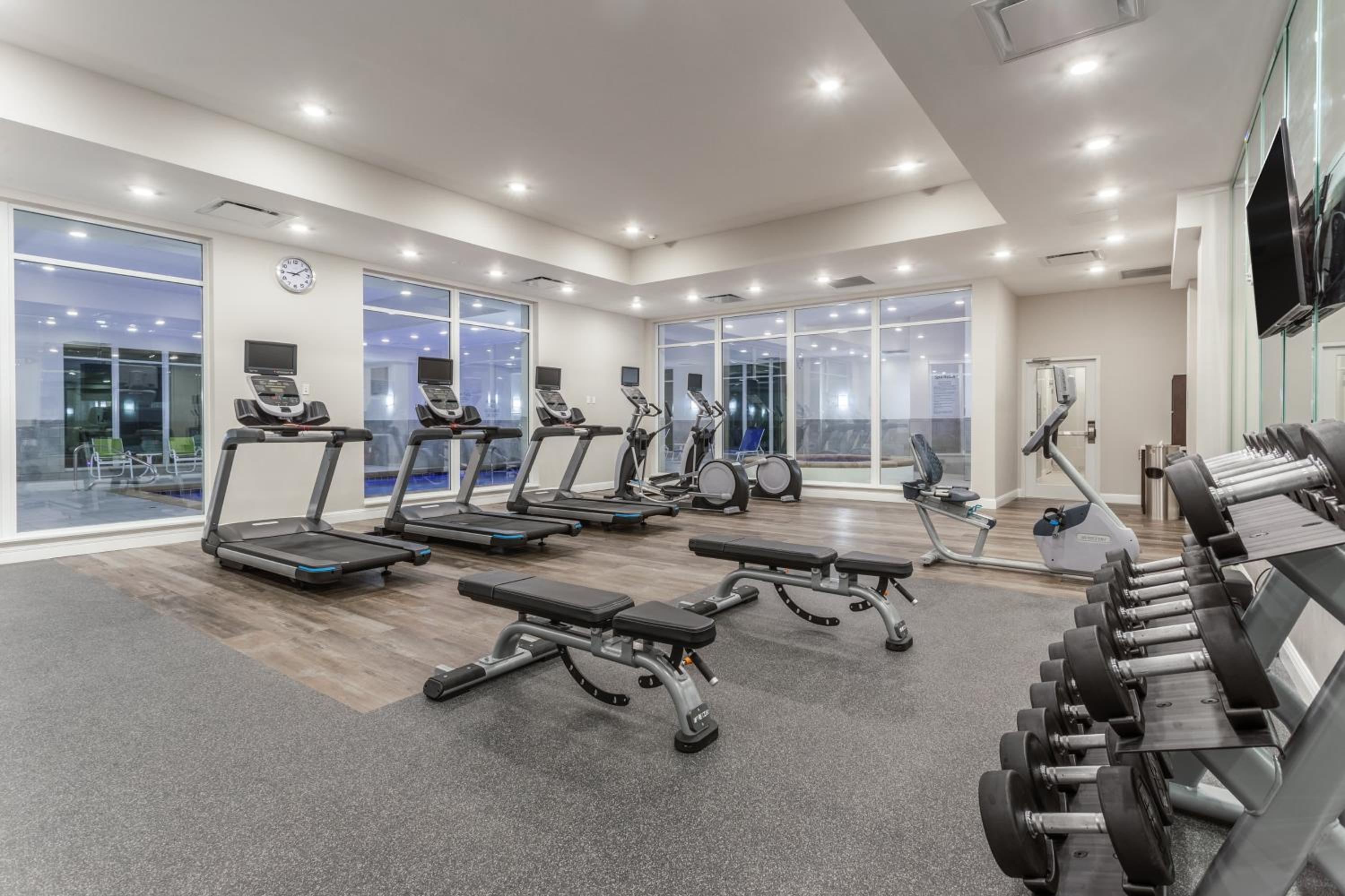 Jefferson City Vacations - Holiday Inn  Suites - Jefferson City, an IHG Hotel - Property Image 6