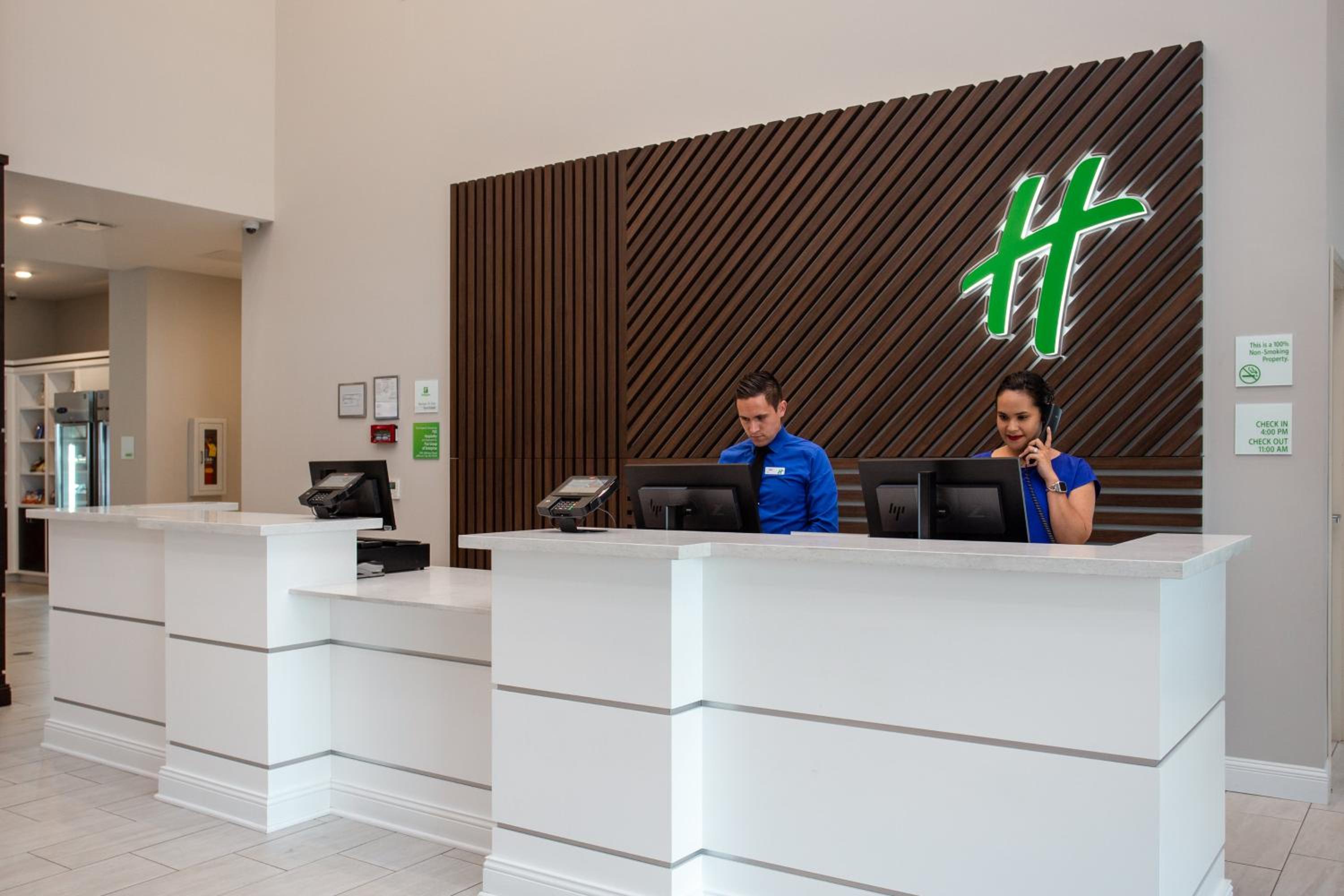 Jefferson City Vacations - Holiday Inn  Suites - Jefferson City, an IHG Hotel - Property Image 8
