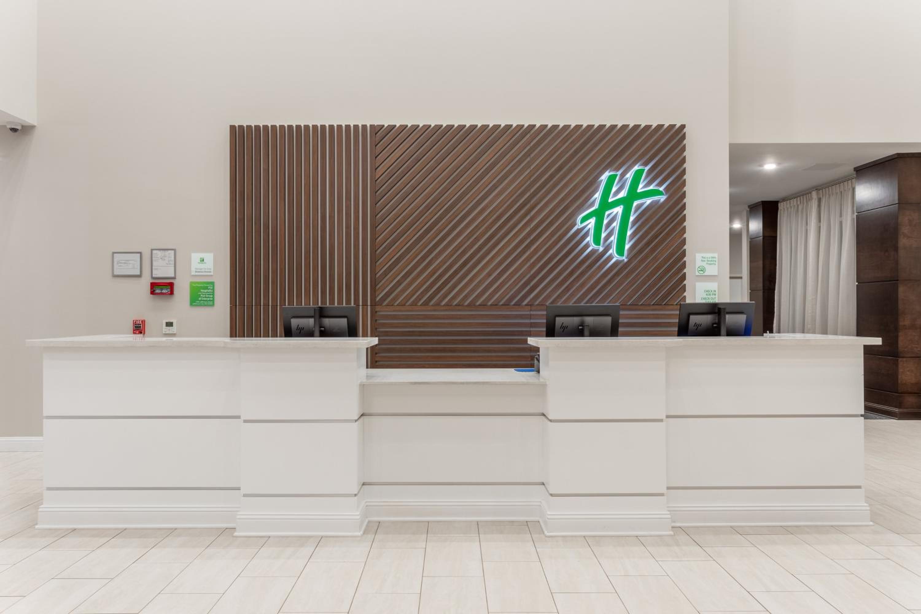 Jefferson City Vacations - Holiday Inn  Suites - Jefferson City, an IHG Hotel - Property Image 9