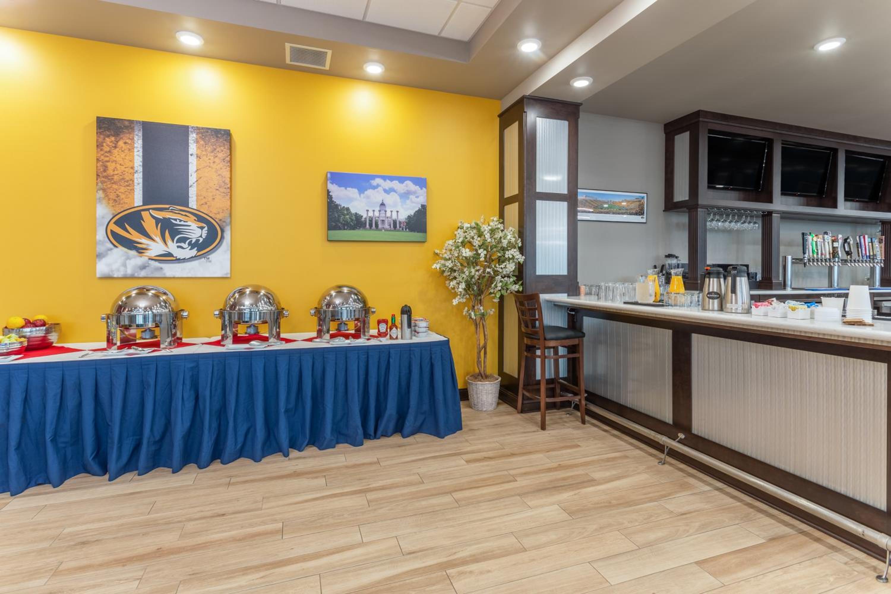 Jefferson City Vacations - Holiday Inn  Suites - Jefferson City, an IHG Hotel - Property Image 4
