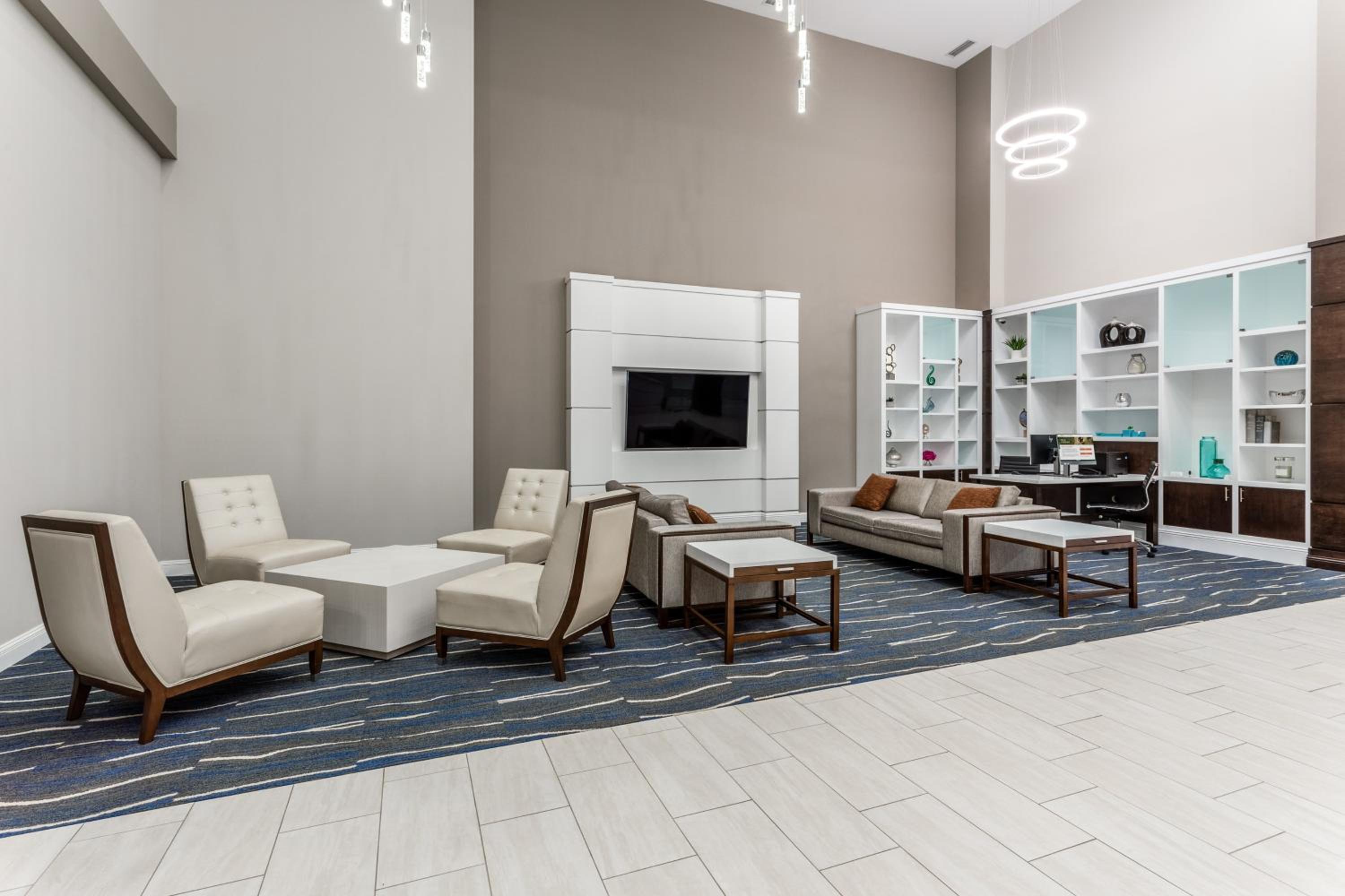 Jefferson City Vacations - Holiday Inn  Suites - Jefferson City, an IHG Hotel - Property Image 10