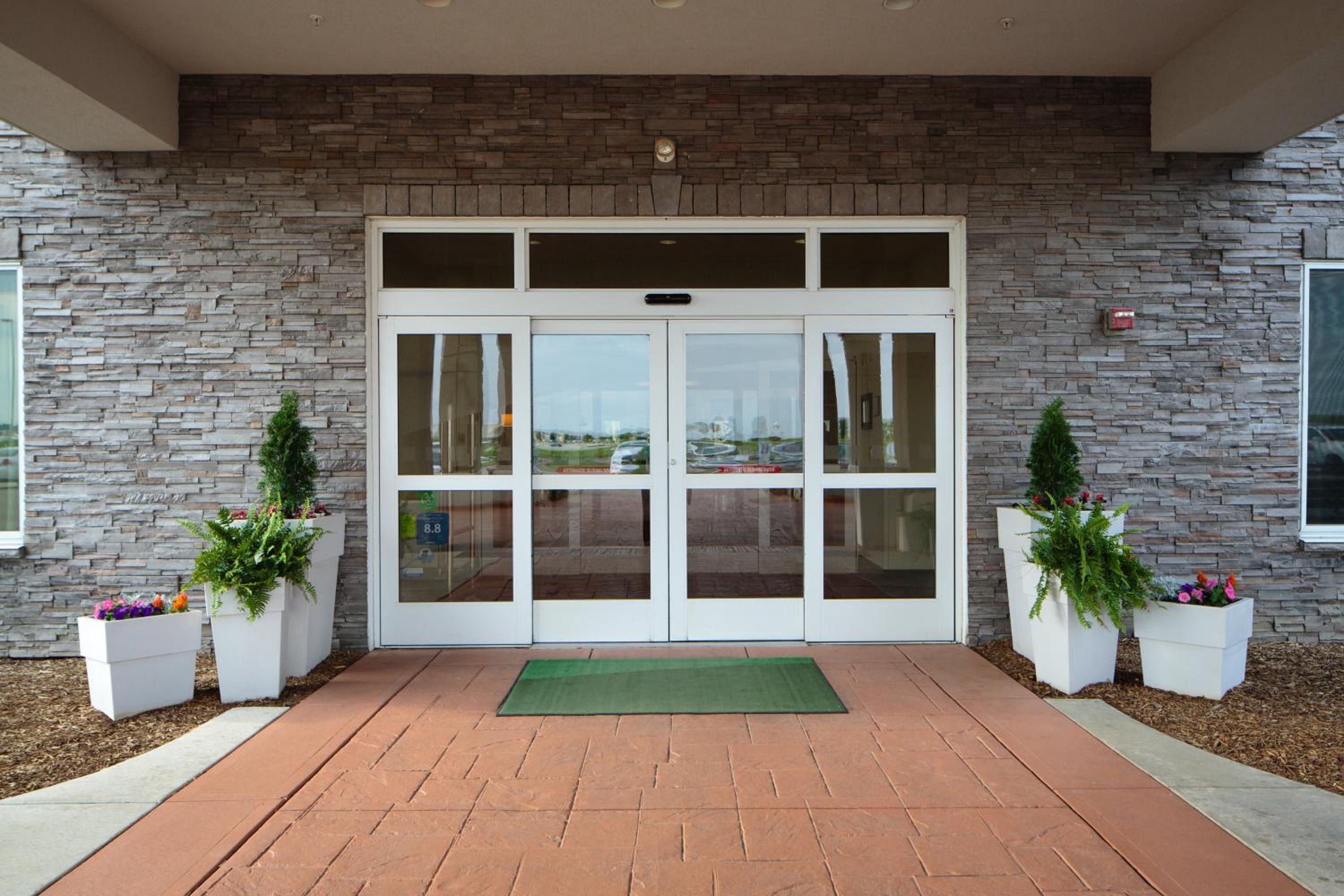 Bloomington Vacations - Holiday Inn Hotel  Suites Bloomington Airport, an IHG Hotel - Property Image 18