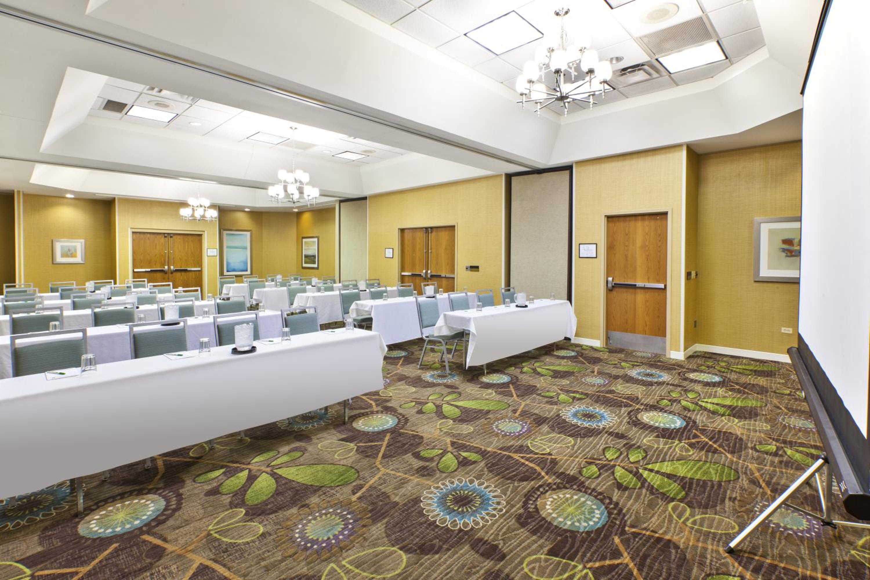 Bolingbrook Vacations - Holiday Inn  Suites Bolingbrook, an IHG Hotel - Property Image 7