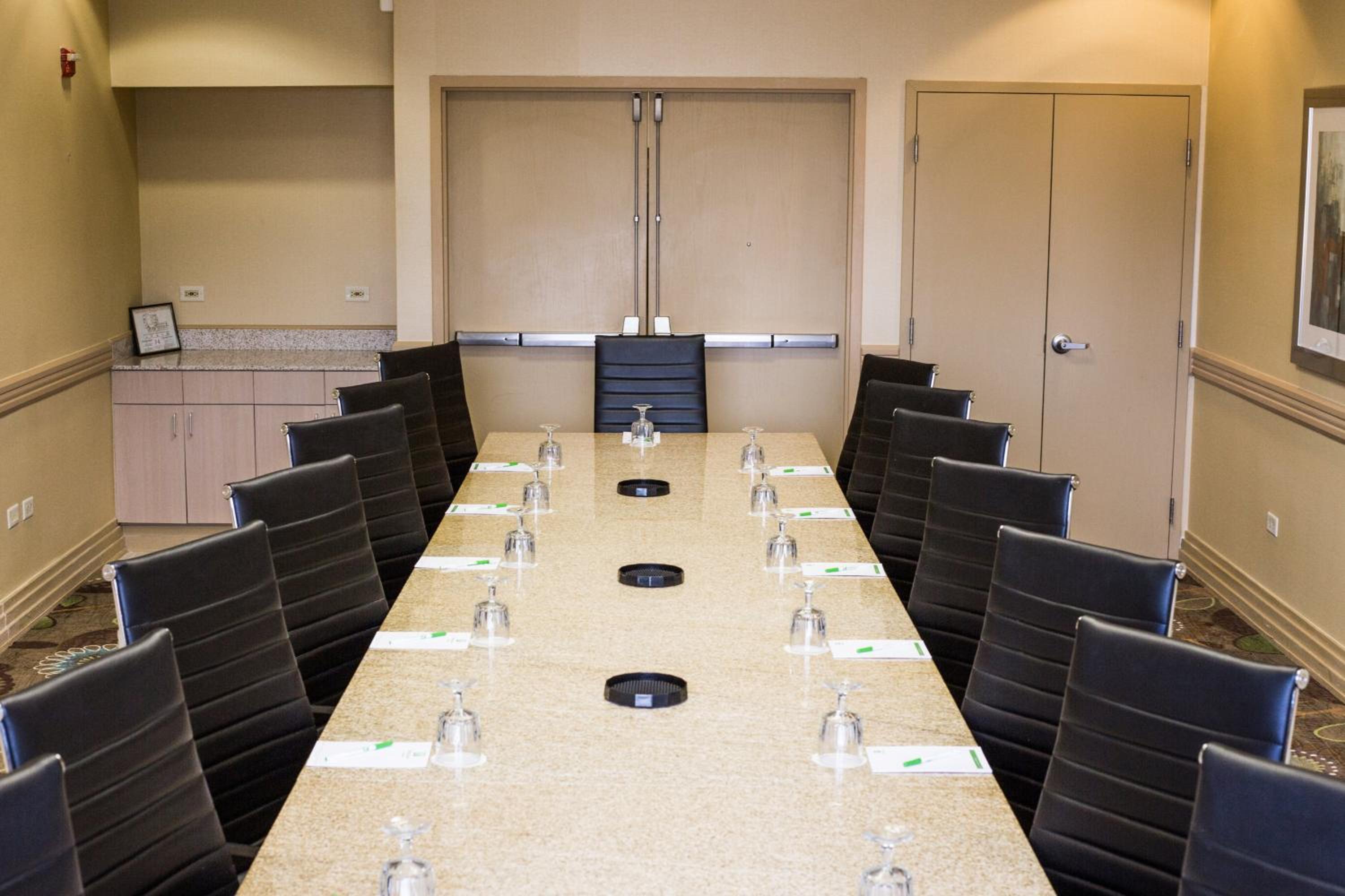 Bolingbrook Vacations - Holiday Inn  Suites Bolingbrook, an IHG Hotel - Property Image 2