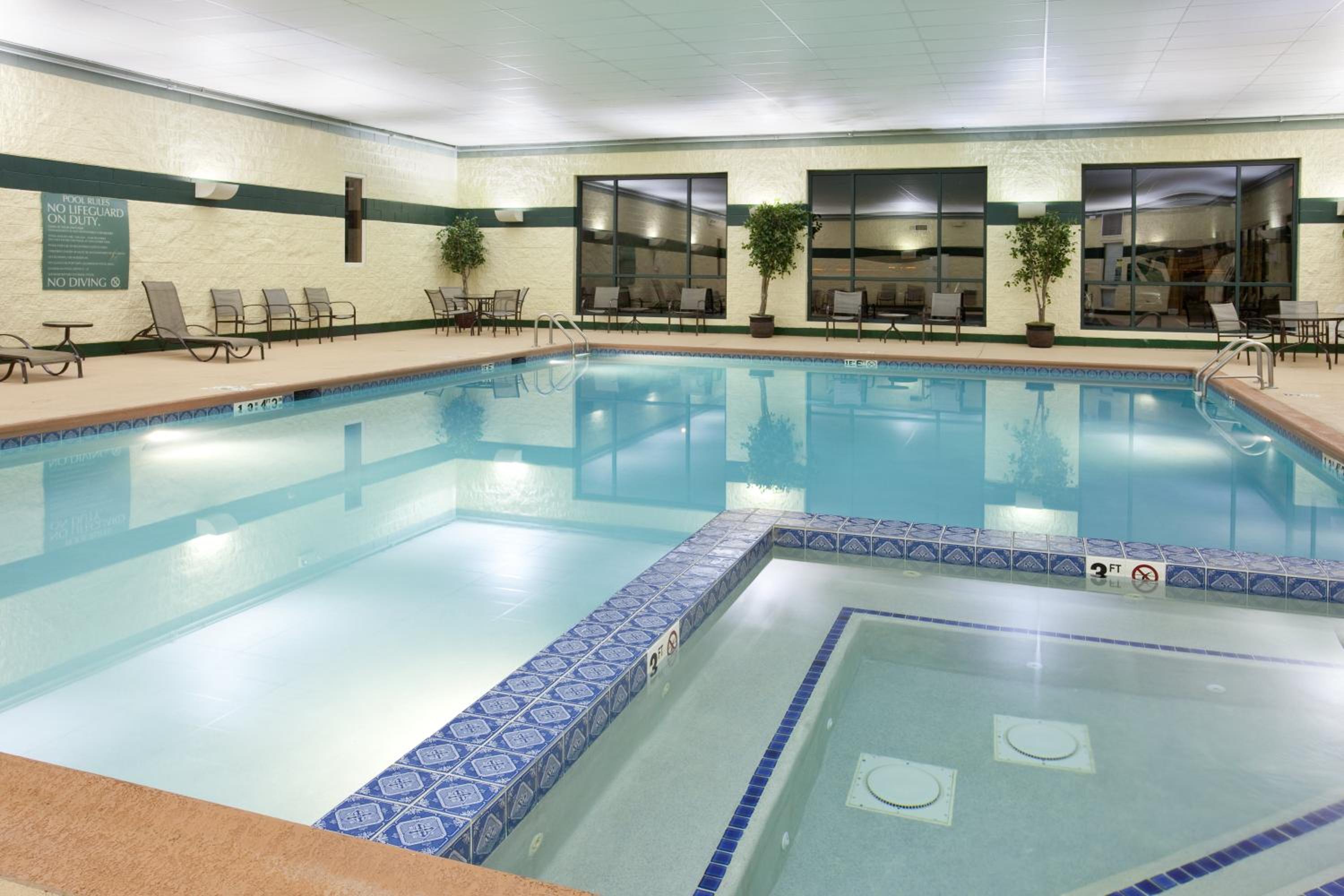 Bolingbrook Vacations - Holiday Inn Suites Bolingbrook, an IHG Hotel - Property Image 16