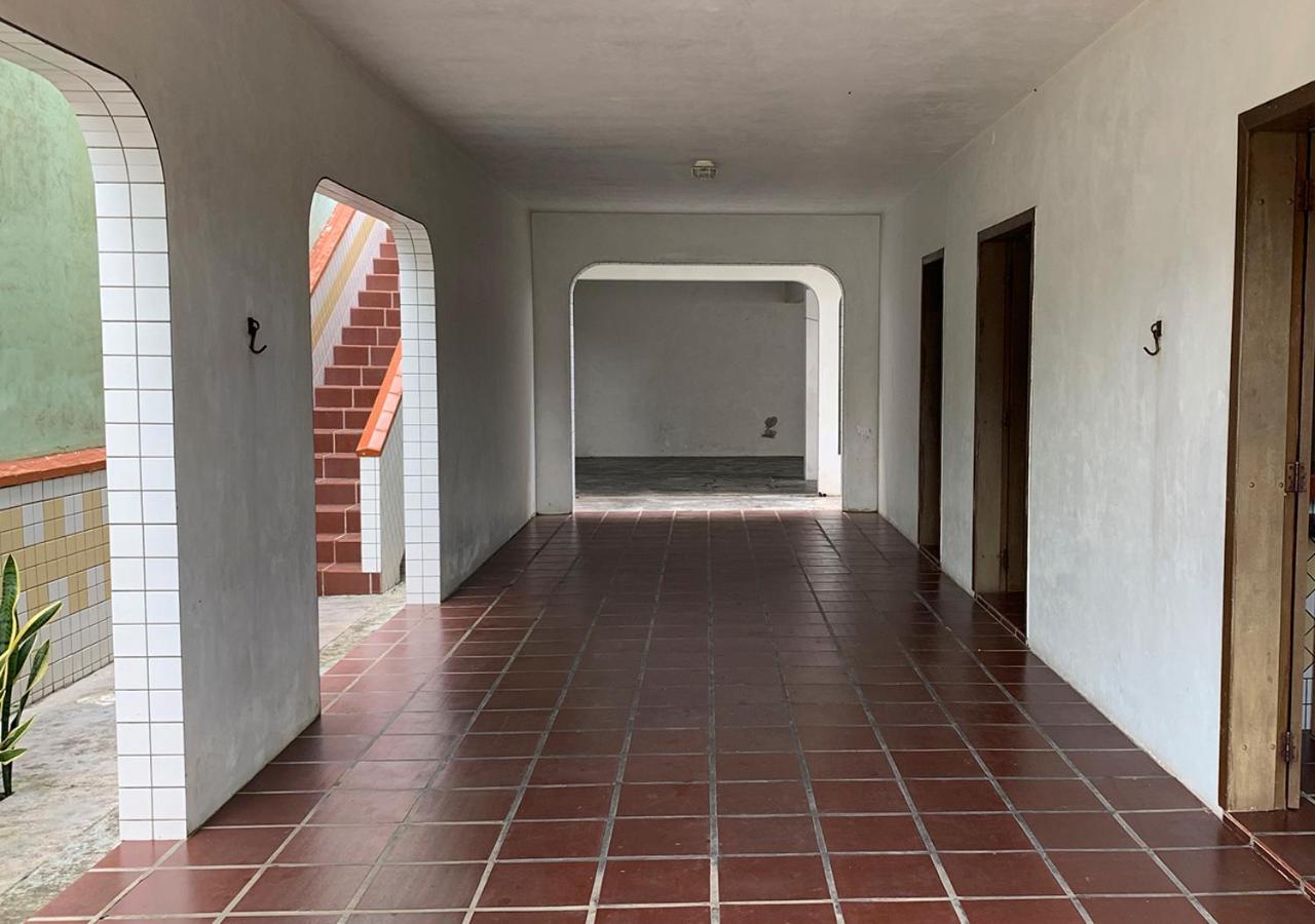 Casa de praia com boa ventilação garagem coberta para 3 carros 50m da praia
