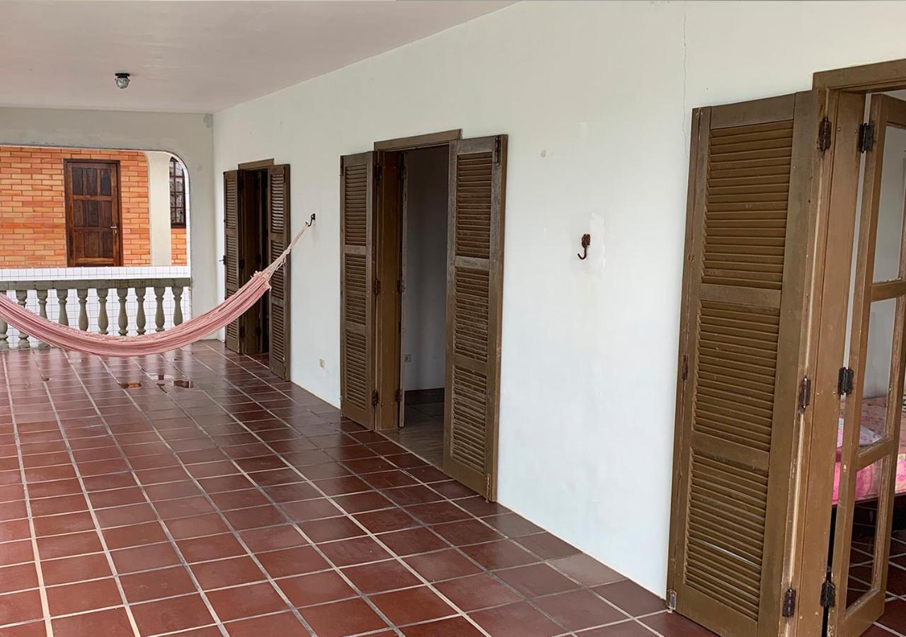 Casa de praia com boa ventilação garagem coberta para 3 carros 50m da praia