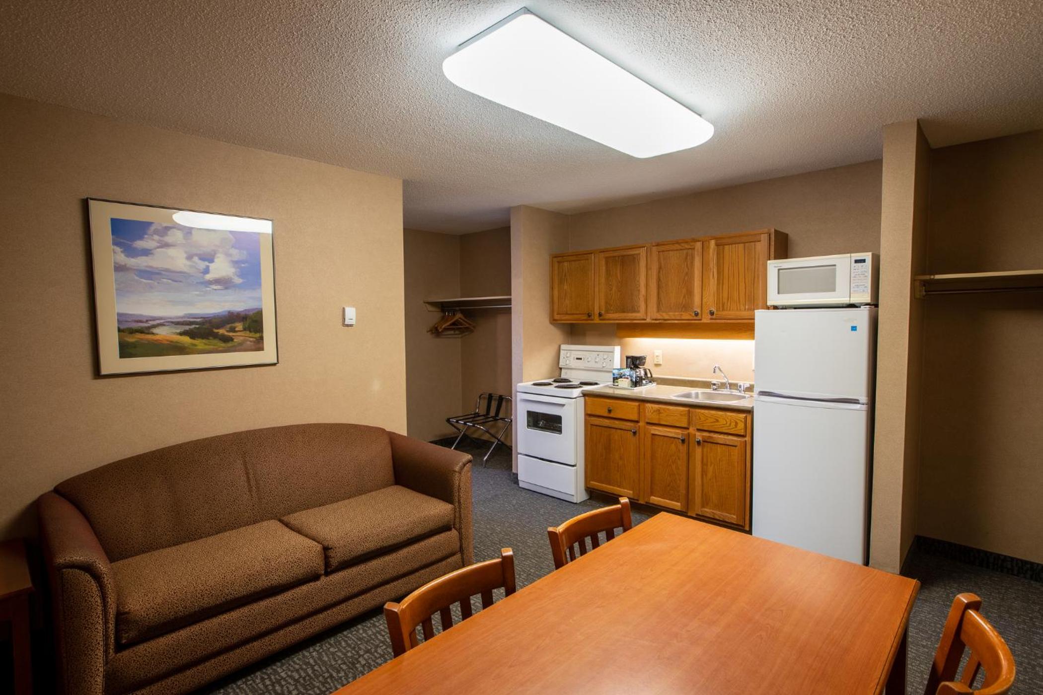 Jasper Vacations - Lobstick Lodge - Property Image 4