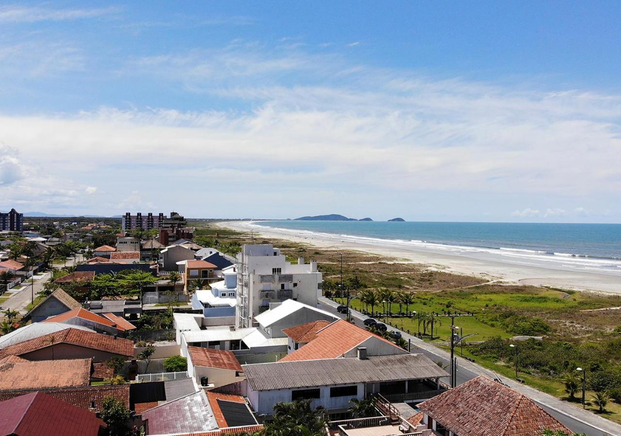 Casa de praia com boa ventilação garagem coberta para 3 carros 50m da praia