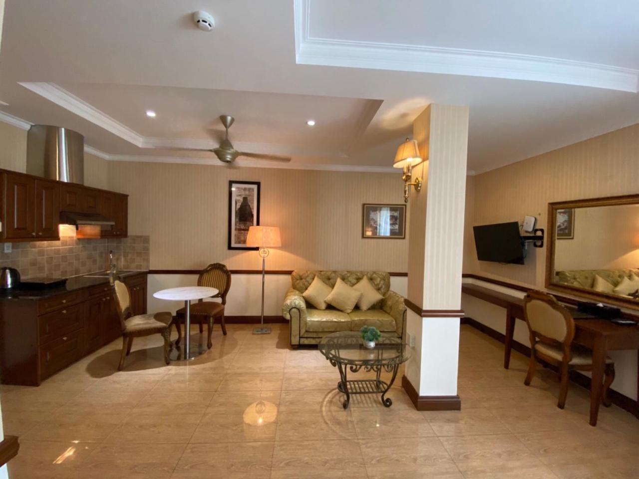 Central Hotel & Residences Swimming Pool
