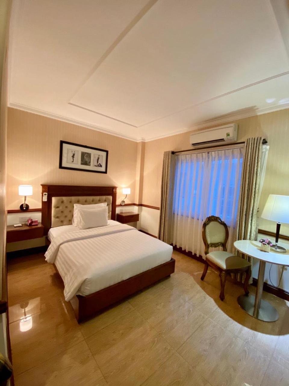 Central Hotel & Residences Swimming Pool — photo 47