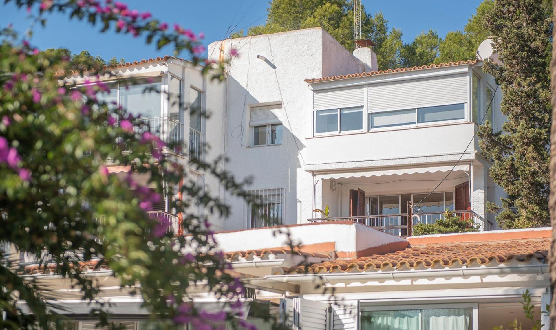 TarracoHomes-TH123 Apartment with sea view terrace in Cala Romana view 4