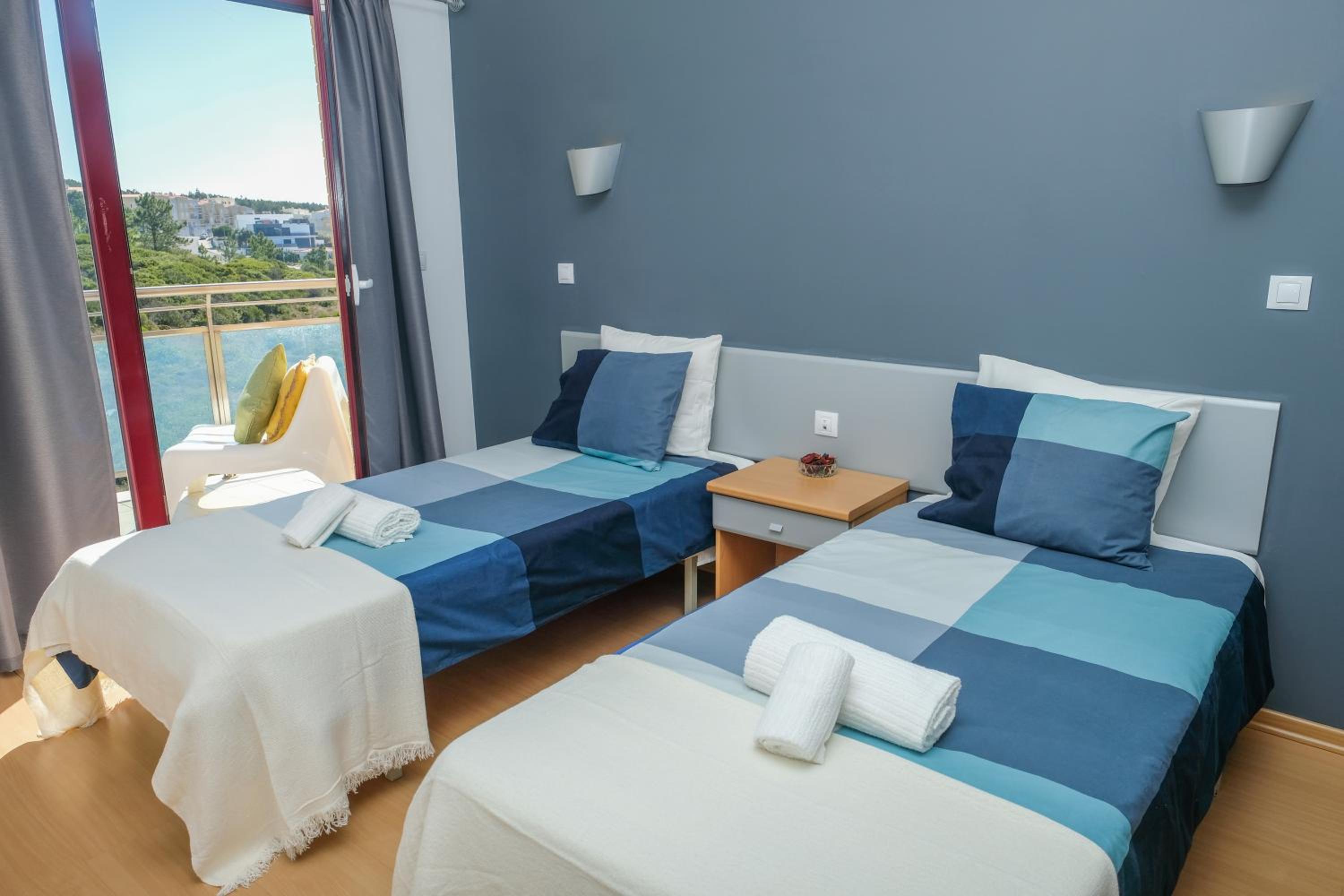 Summer in Paradise - Sea View and Pool in Ericeira view 3