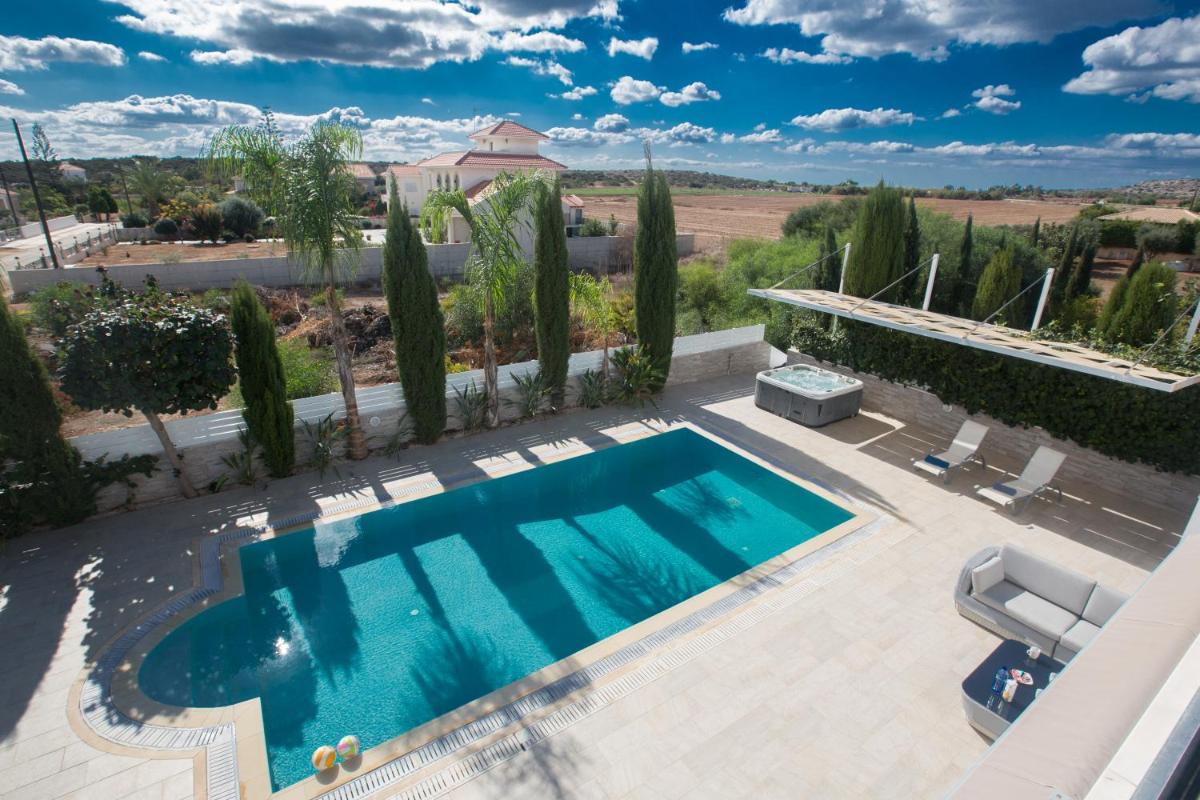 Villa Andriana