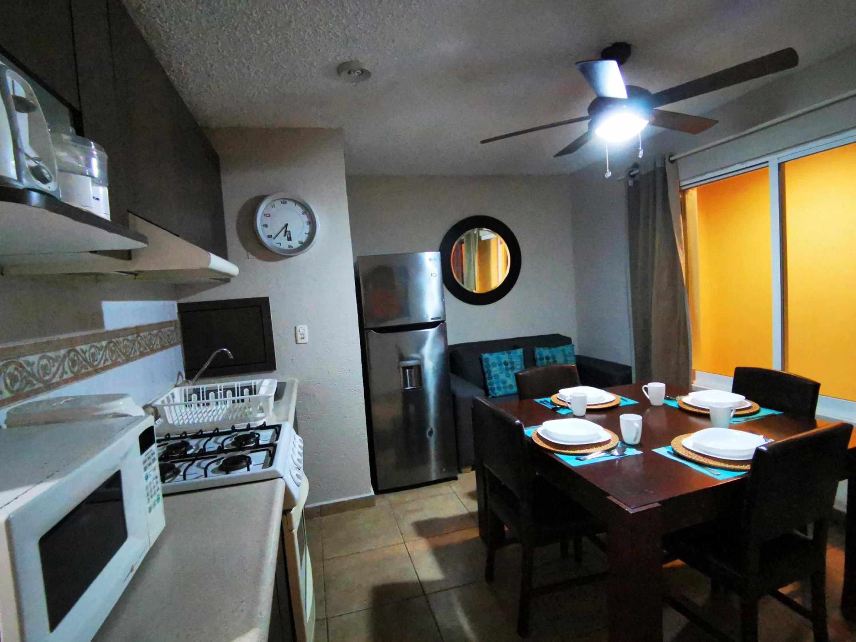 Brisas Beachfront Studios in Hotel Zone