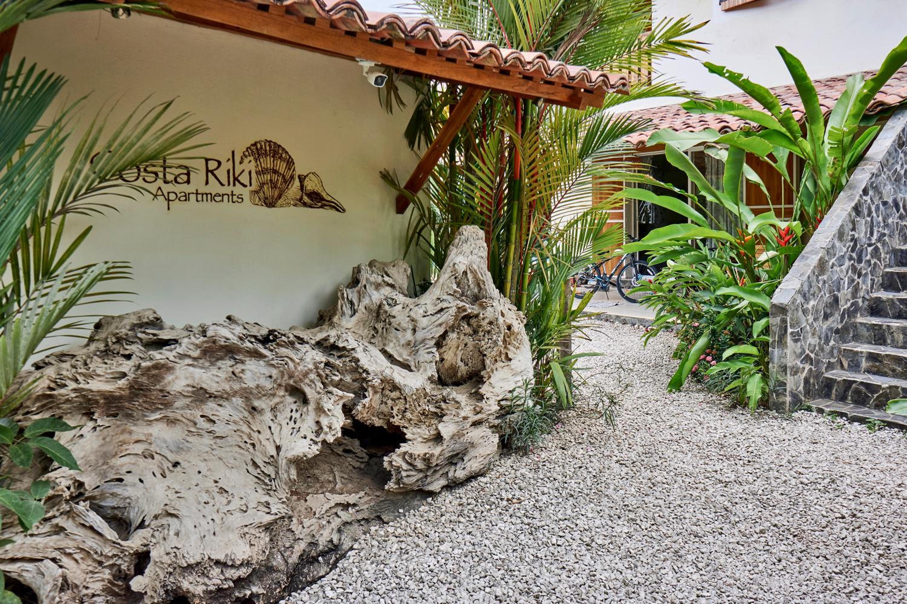 Costa Riki Apartments