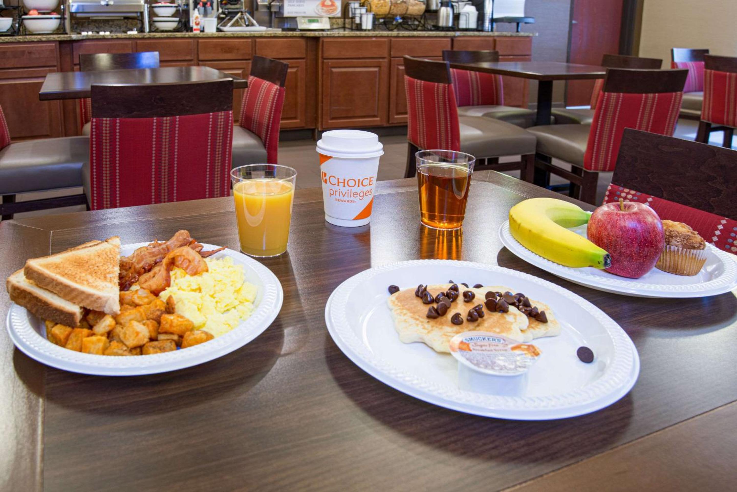 Comfort Inn Naugatuck-Shelton, CT - Property Image 1