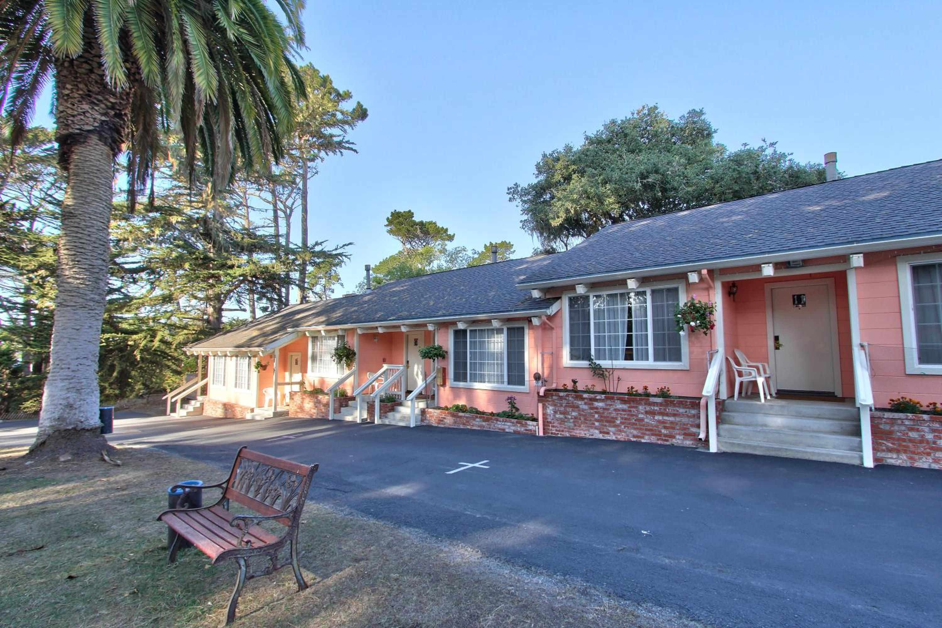 Butterfly Grove Inn view 3