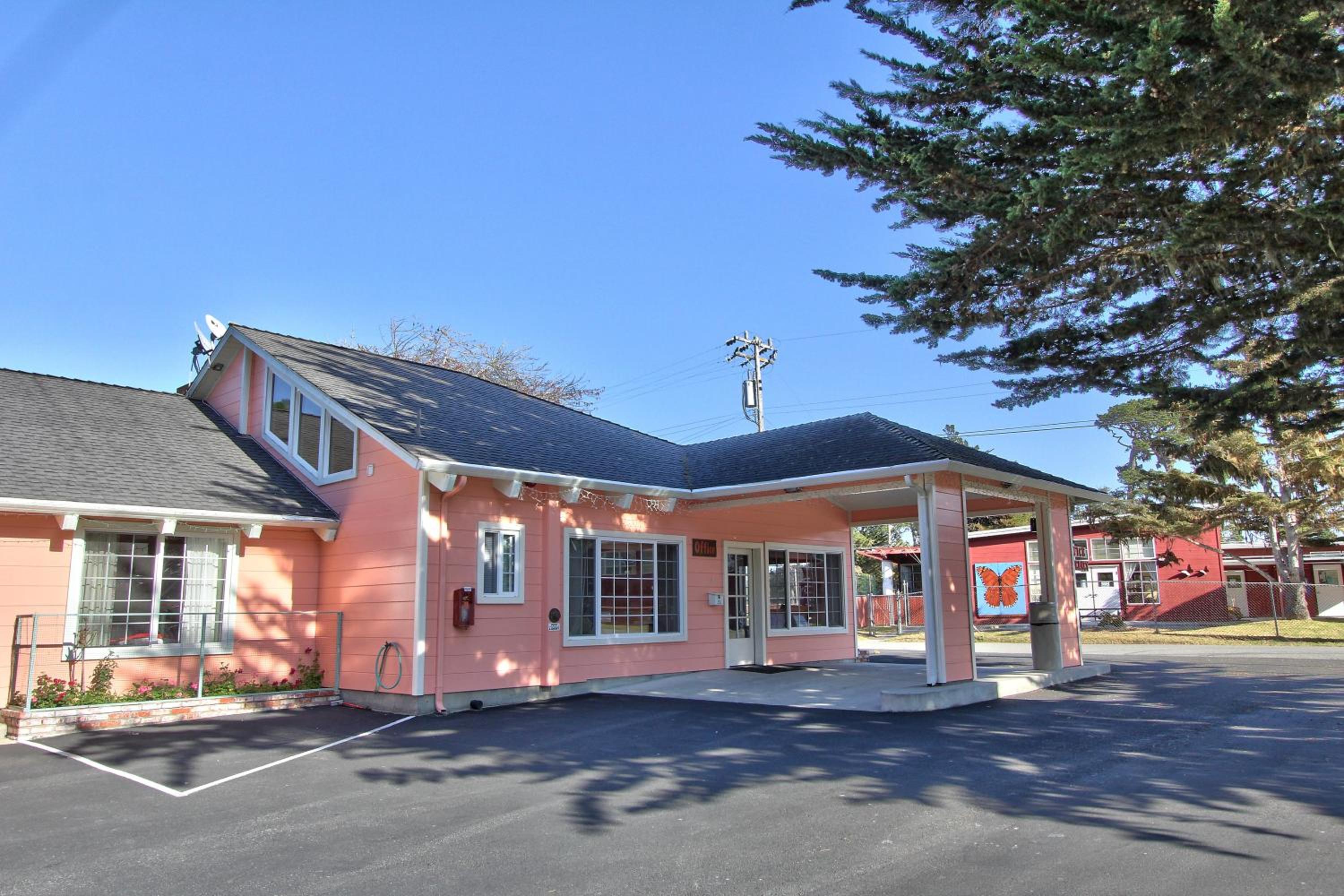 Butterfly Grove Inn view 5