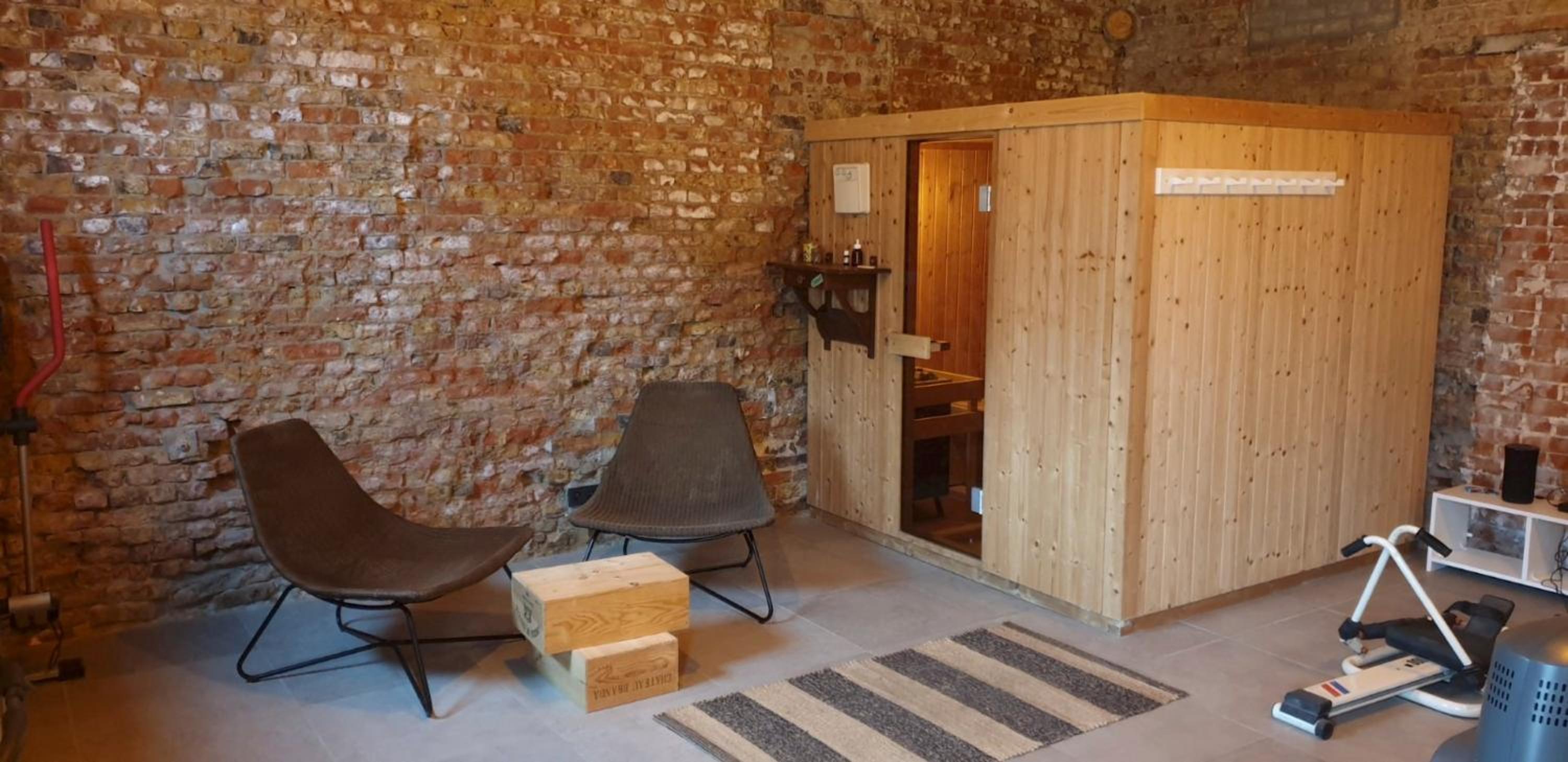 Maenhoudthoeve met zwembad en sauna
