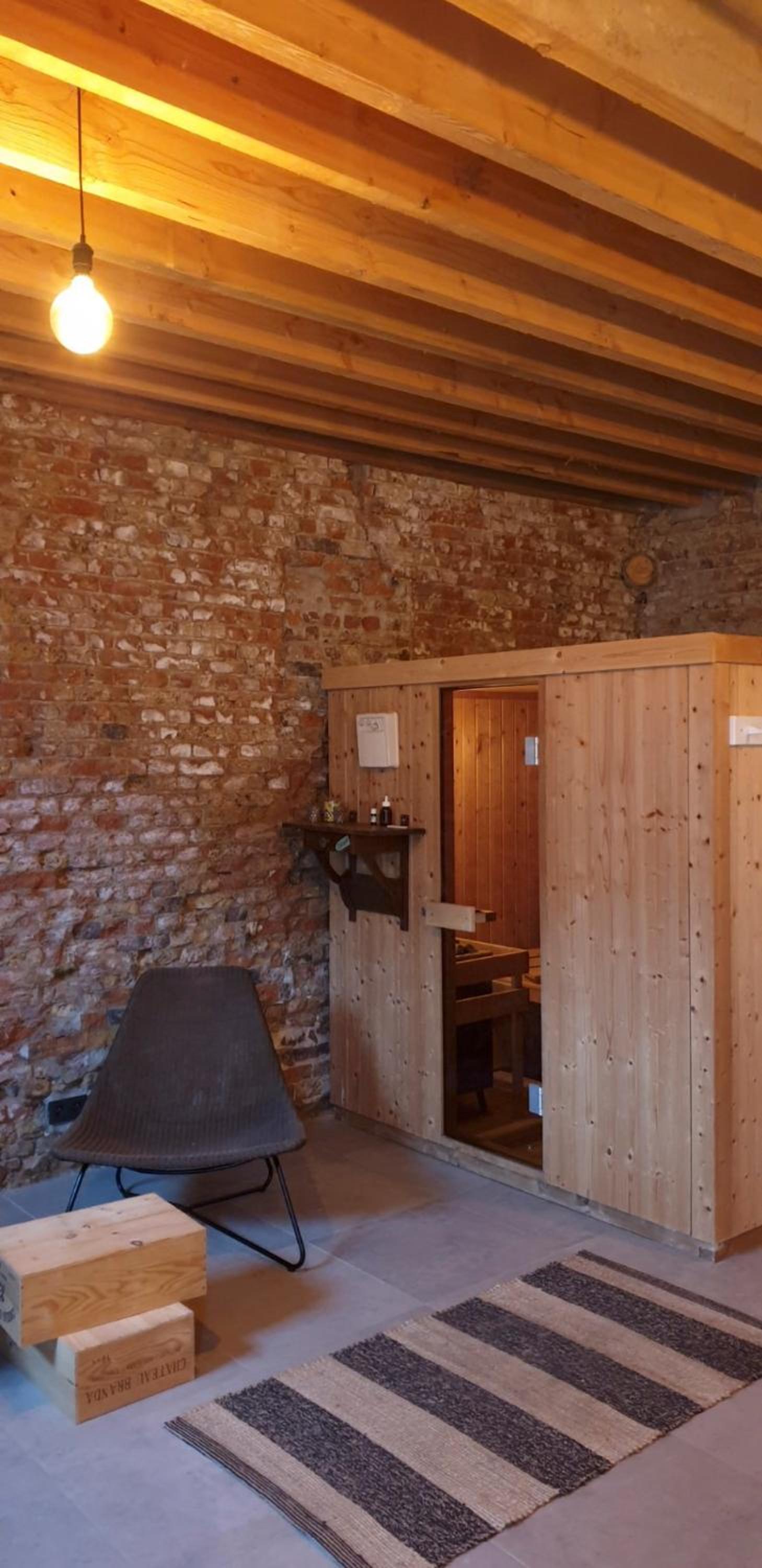 Maenhoudthoeve met zwembad en sauna