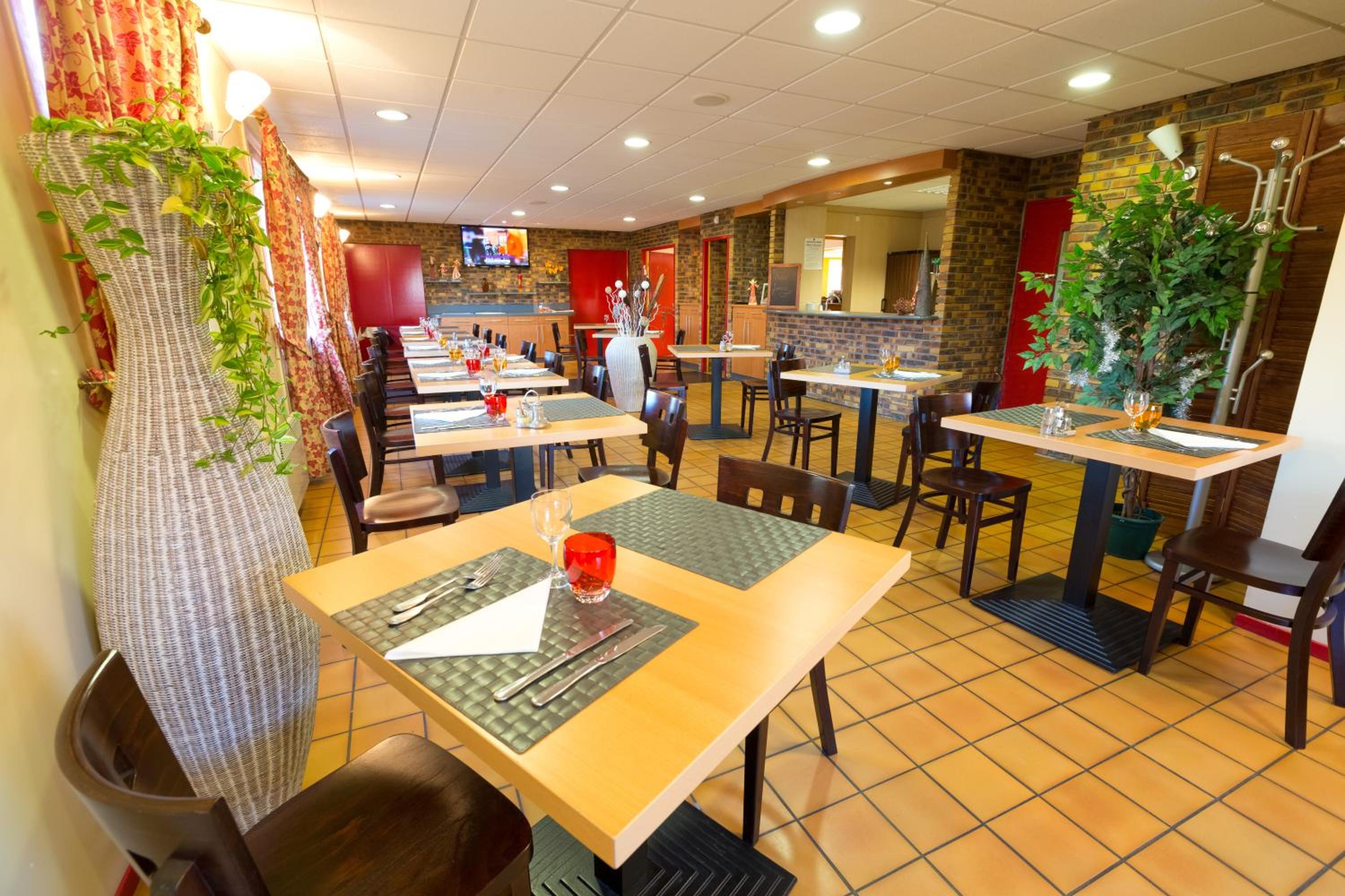 Epinal Vacations - Prest'Hotel Epinal Chavelot - Property Image 6