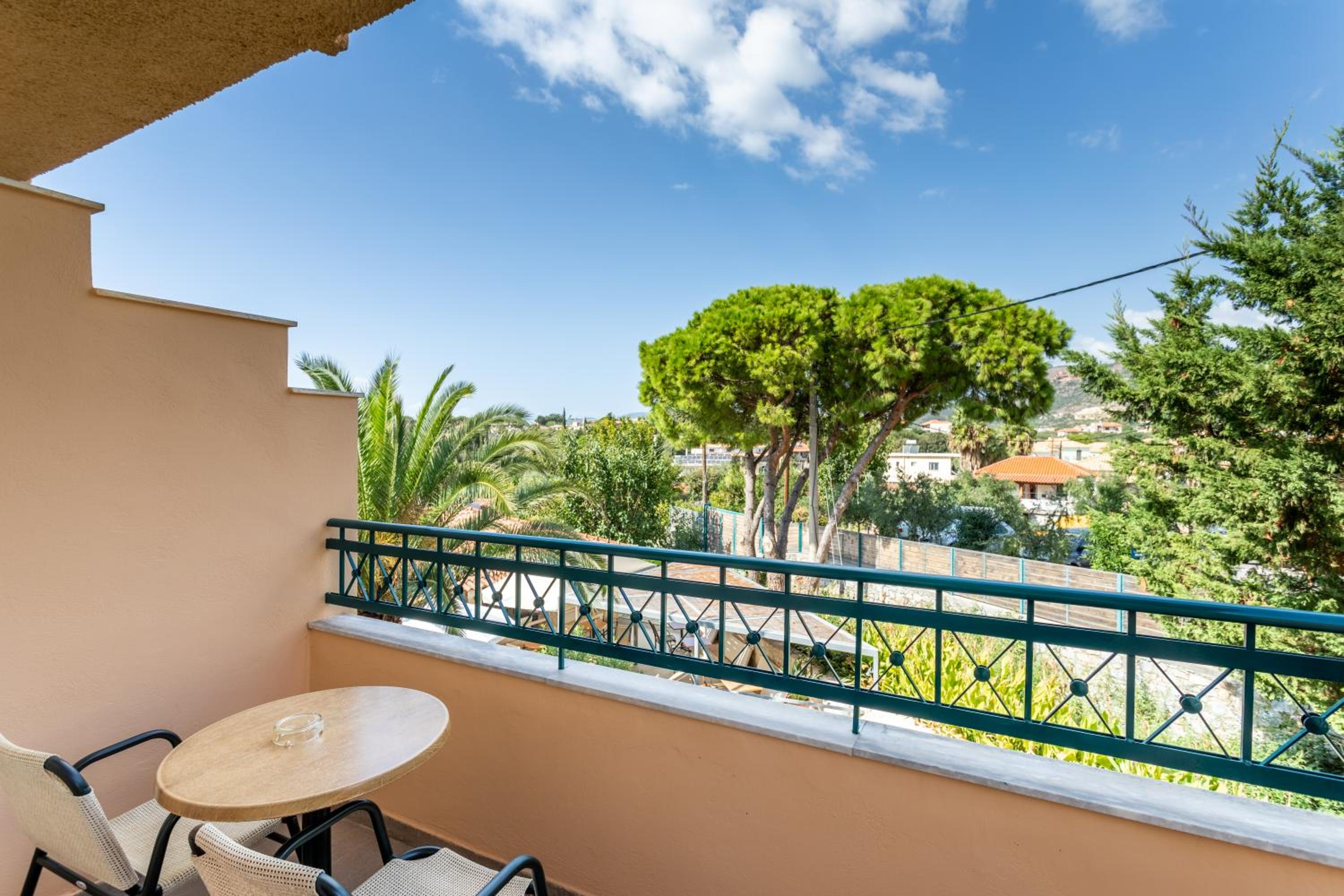 Hotel Lefktron Hotel - Image 1